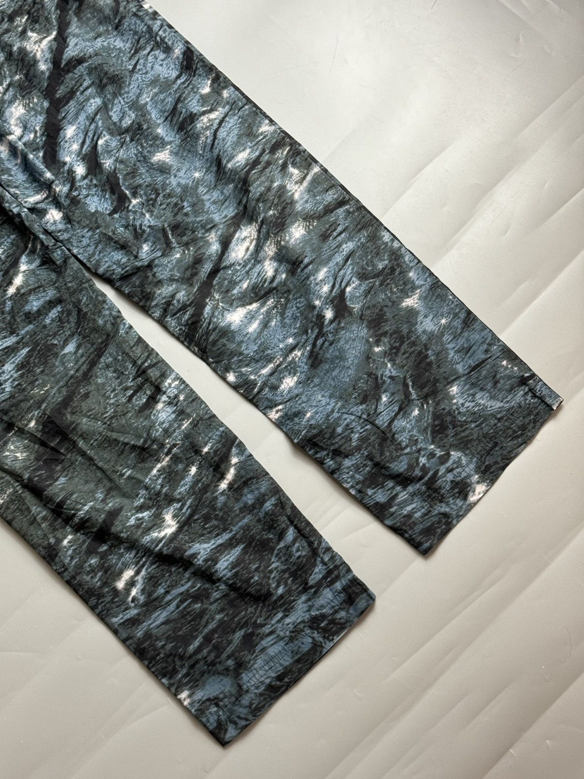 Jun Takahashi Undercover SS10 Less but Better Water Camo Cargo Pants Size US 34 / EU 50 - 10 Thumbnail