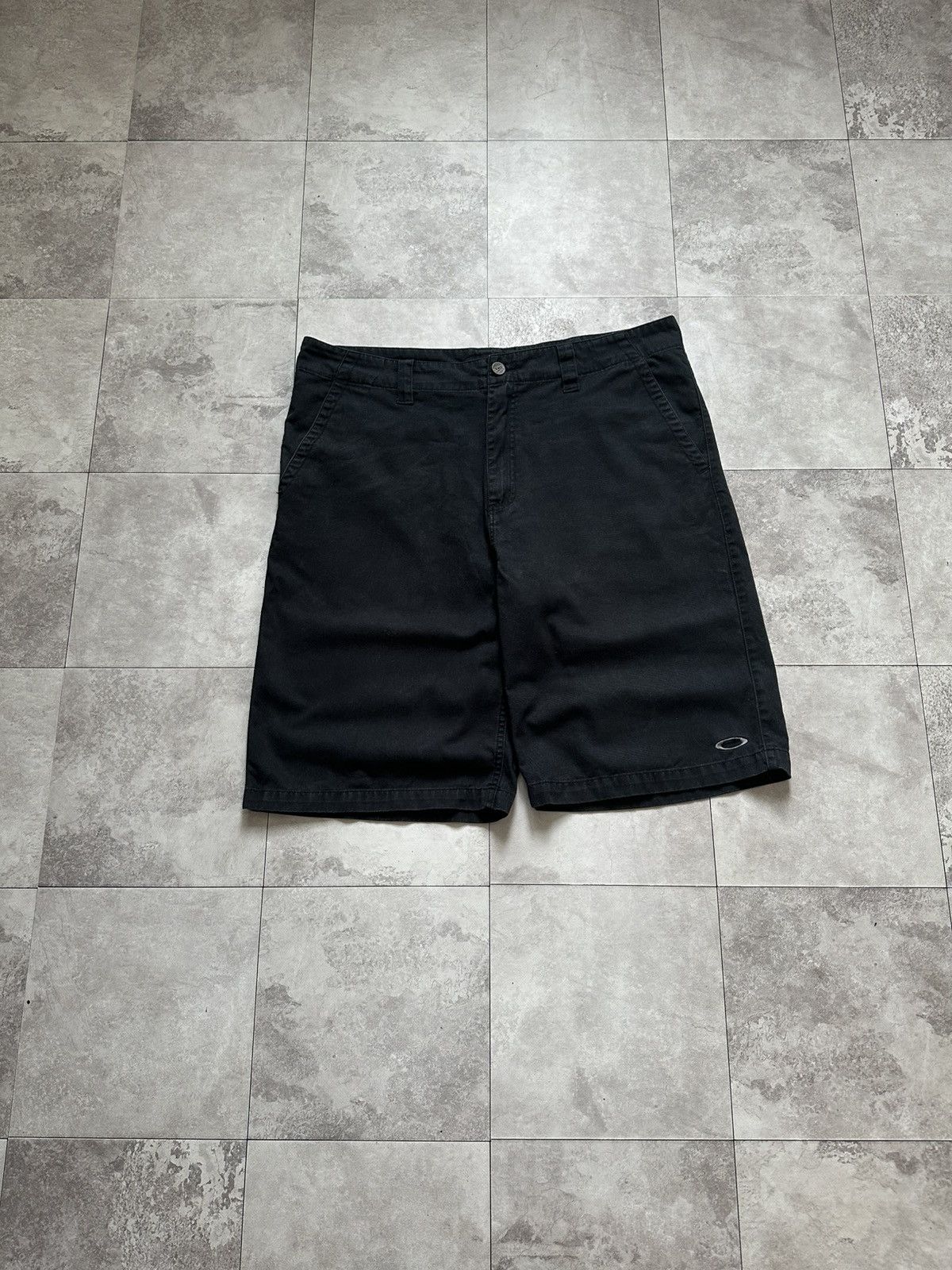 Oakley × Vintage Vintage Oakey Black Cotton Mini Logo Outdoor Shorts Size 38 Size US 38 / EU 54 - 1 Thumbnail