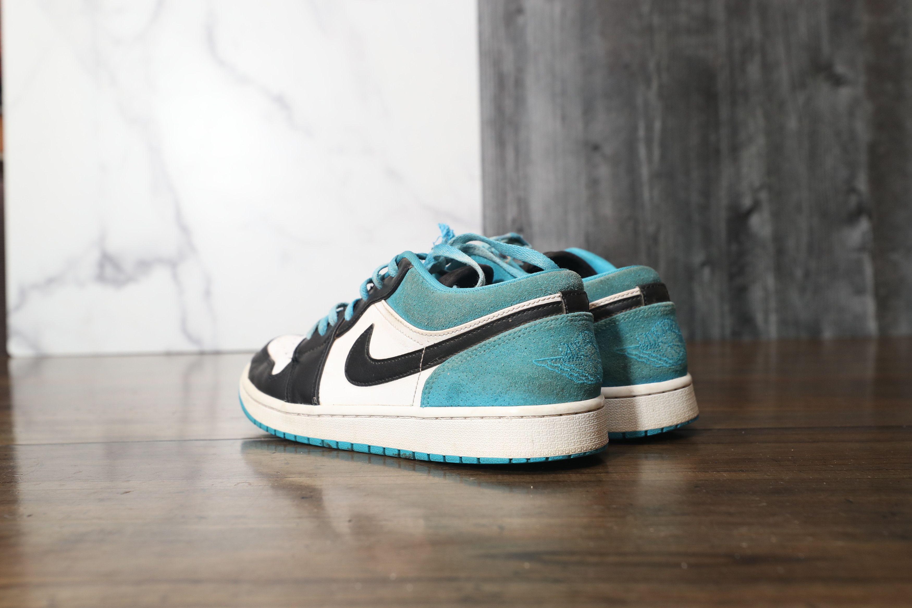 Nike Nike Jordan 1 Low Laser Blue (9.5) Size US 9.5 / EU 42-43 - 2 Thumbnail