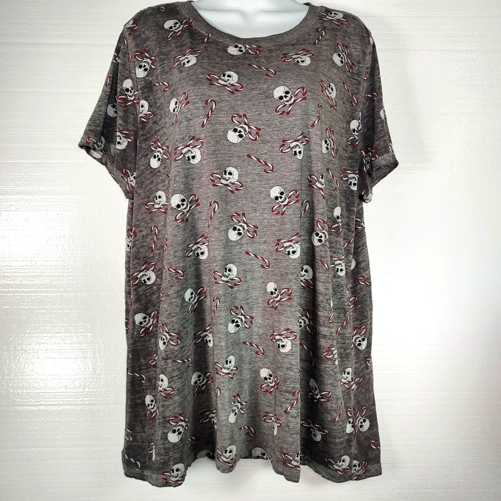 Torrid Torrid Plus Size 1X Grey Vintage Triblend Classic Fit Crew Tee Skull Candy Cane Shirt Women Size XL / US 12-14 / IT 48-50 - 4 Thumbnail
