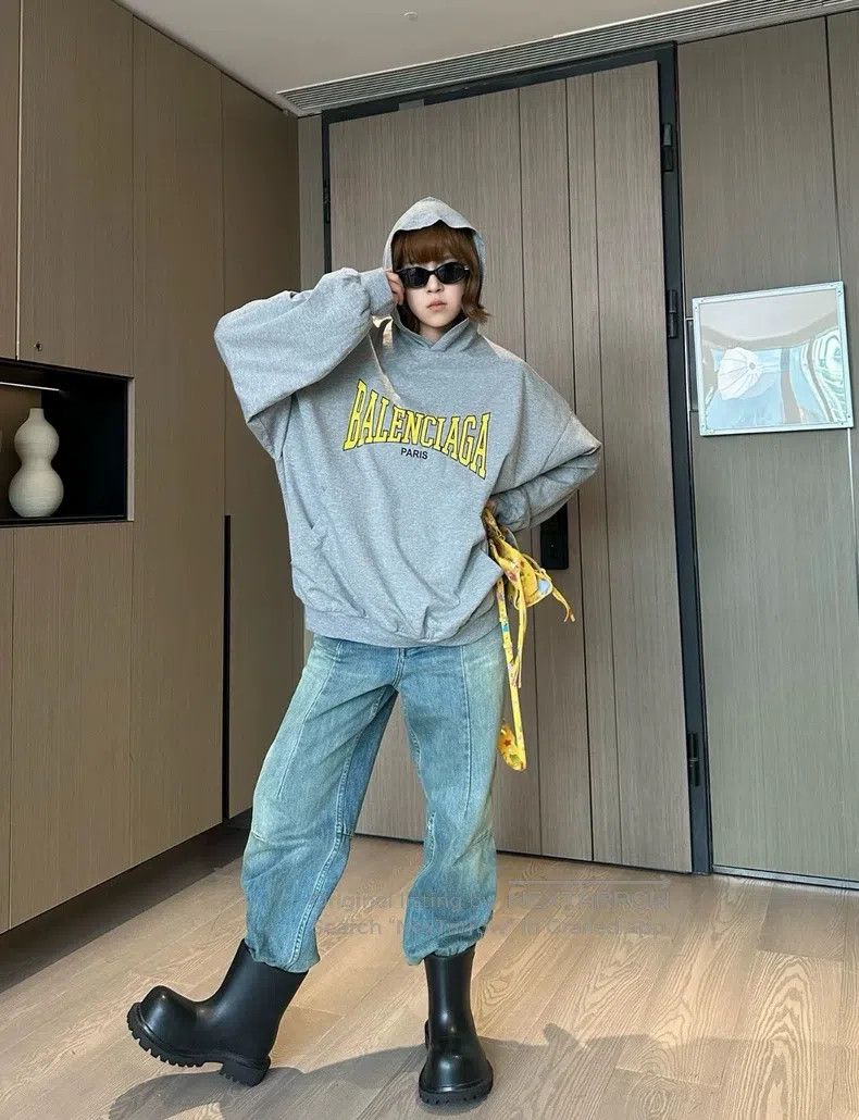 Balenciaga Balenciaga Yellow Letter Hooded Sweatshirt Size US XS / EU 42 / 0 - 4 Thumbnail