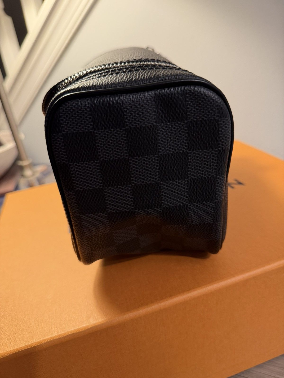 Louis Vuitton Louis Vuitton Toiletry Bag Size ONE SIZE - 5 Thumbnail