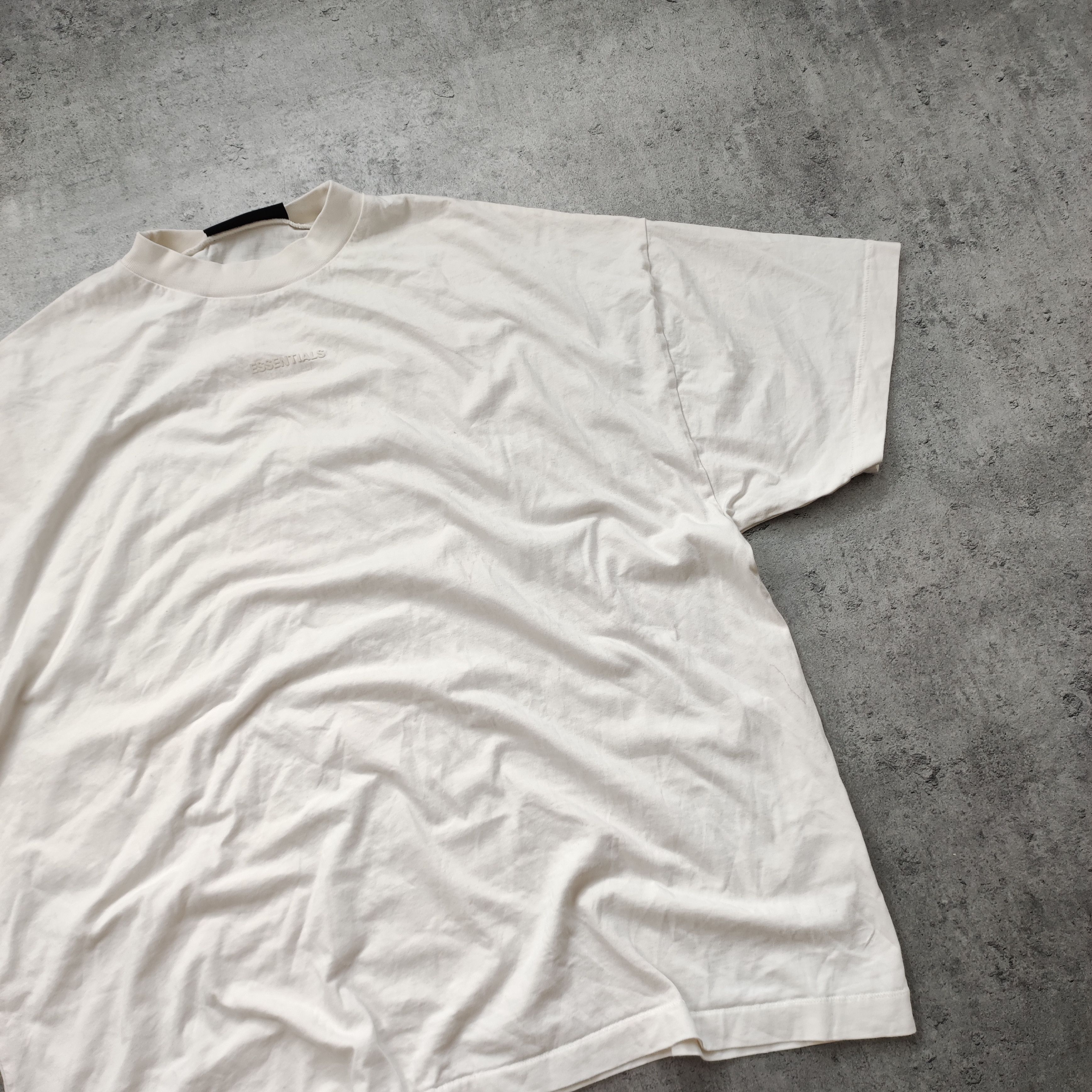 Essentials × Fear of God FOG Fear Of God Essentuals Cream Oversize Logo Tee Size US M / EU 48-50 / 2 - 2 Thumbnail