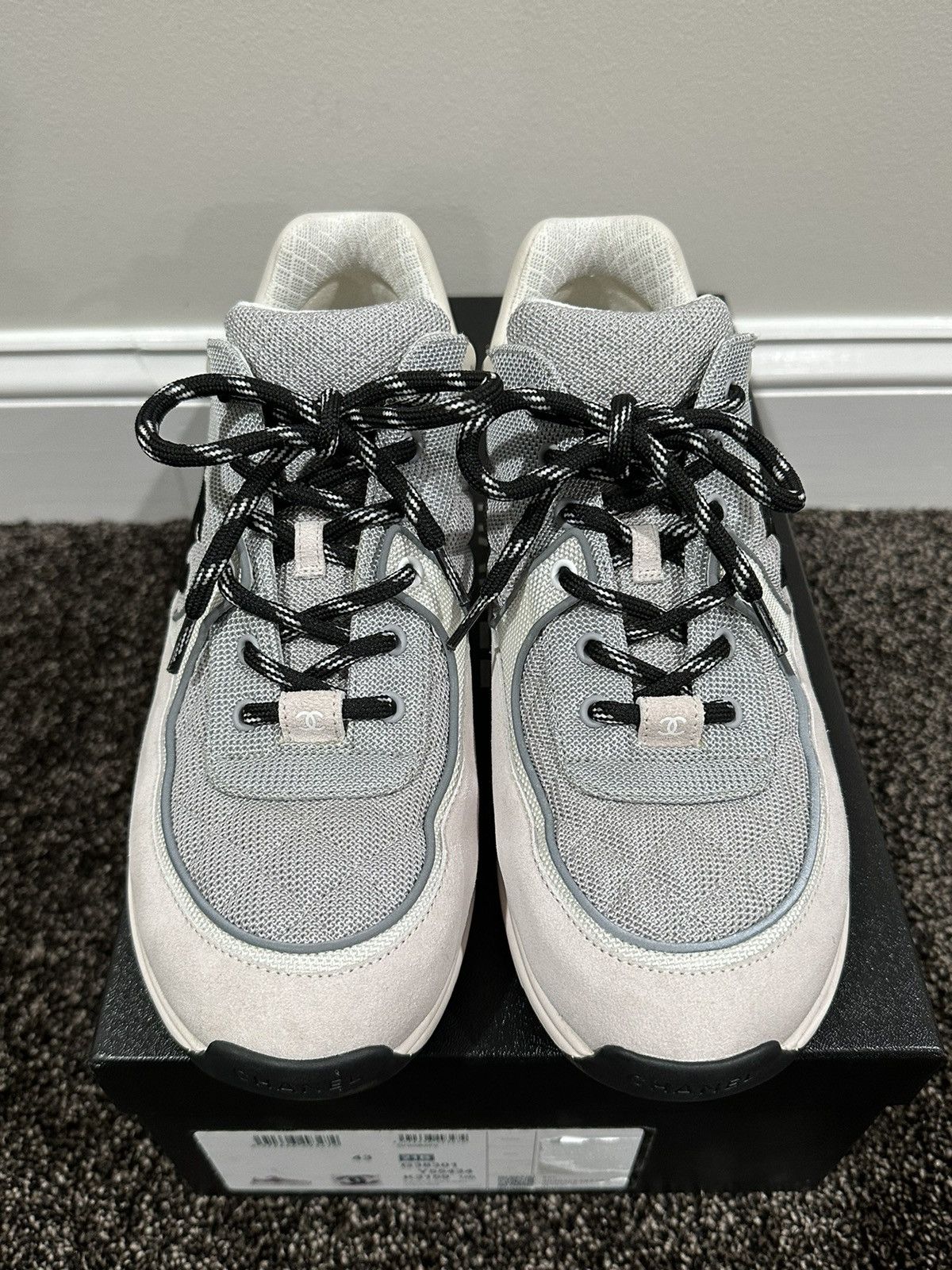 Chanel Chanel CC Logo Quilted White / Grey Suede Trainer Sneakers Size US 10 / EU 43 - 3 Thumbnail