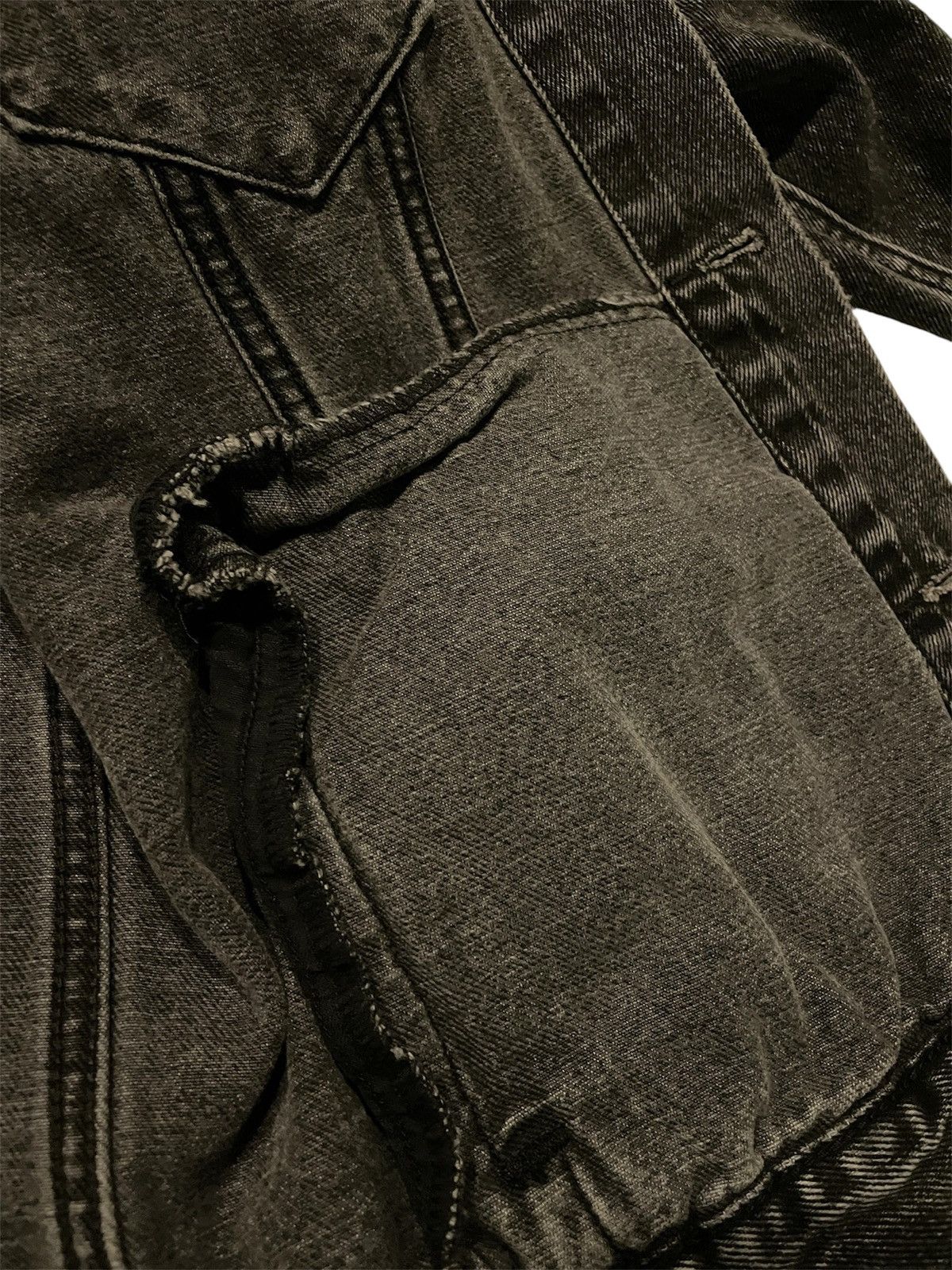 Levi's Vintage Clothing Levi's Black Convertible Zip-Sleeve Denim Trucker Jacket Size US M / EU 48-50 / 2 - 19 Thumbnail