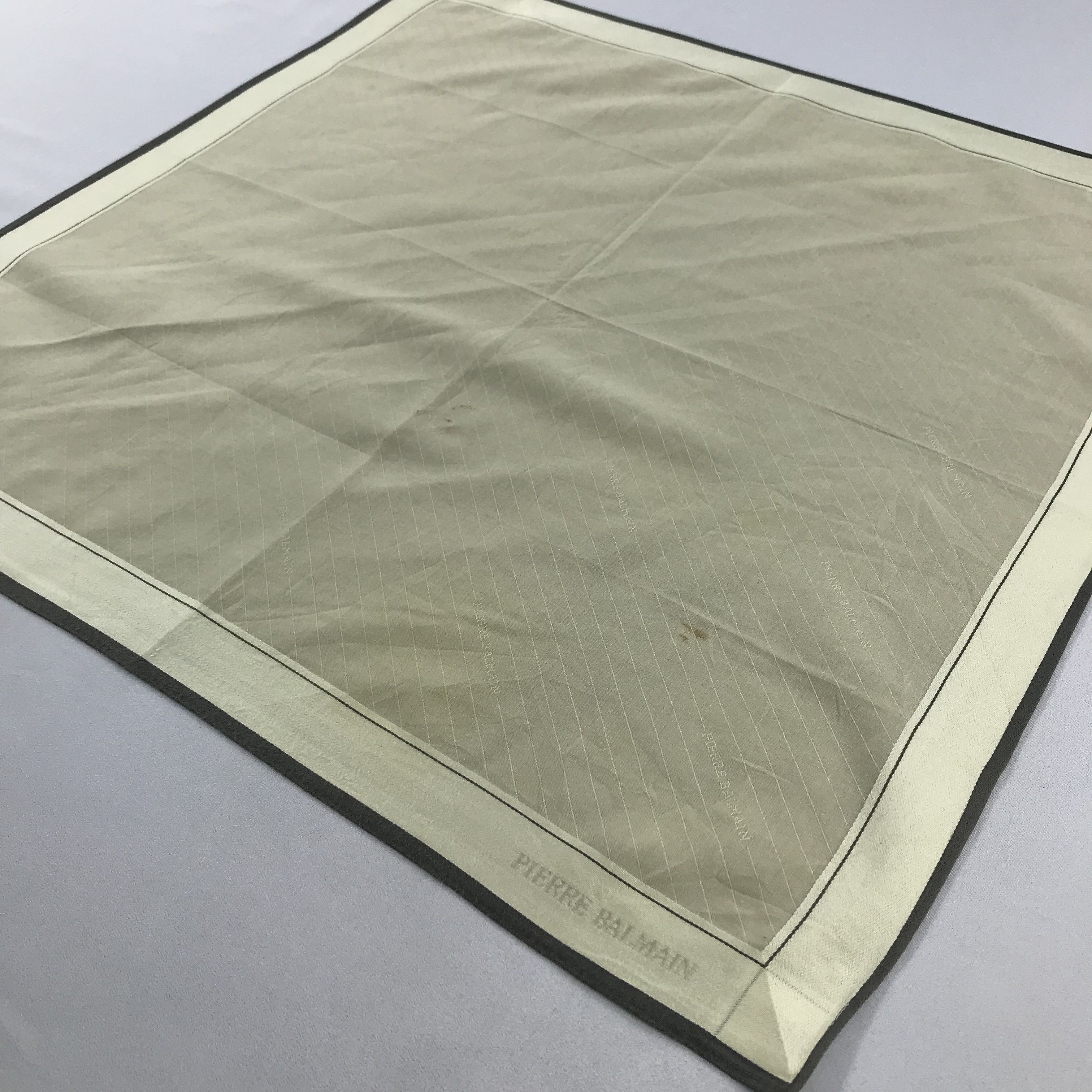Pierre Balmain × Vintage Pierre Balmain Bandana / Handkerchief / Neckerchief - S2243 Size ONE SIZE - 2 Thumbnail
