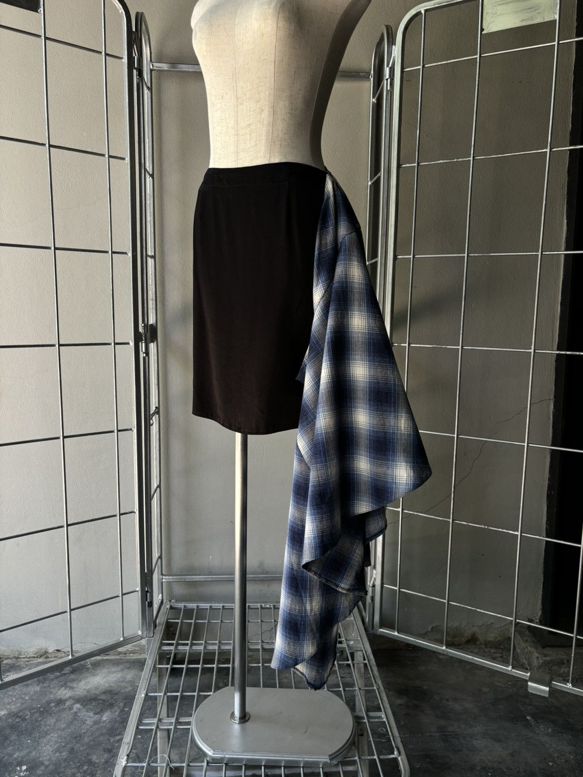 Maison Margiela MM6 Maison Margiela layered plaid skirt Size 26" / US 2 / IT 38 - 15 Thumbnail