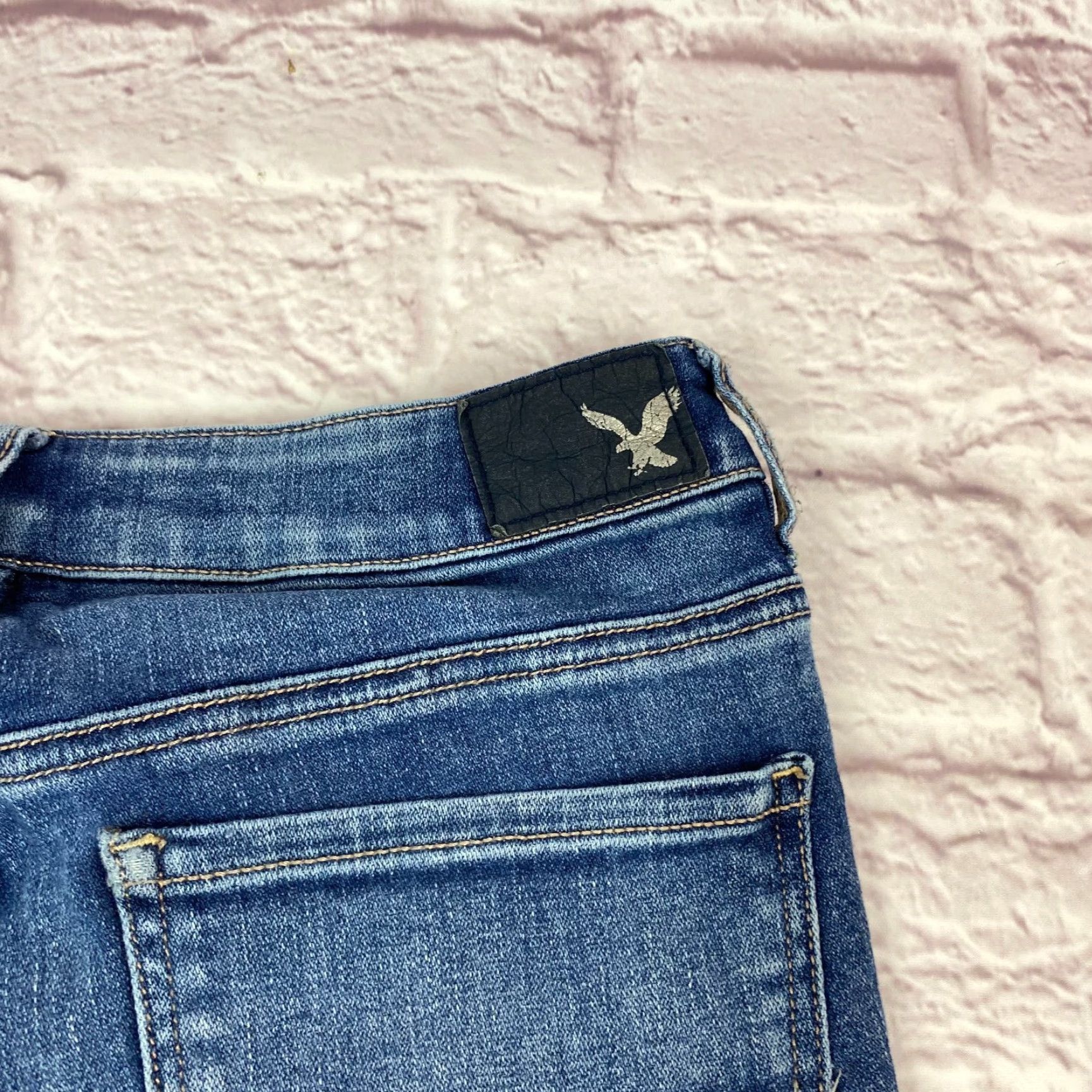 American Eagle Outfitters American Eagle Jeggings Skinny Jeans Size 4 High Rise Super Stretch Medium Wash Size 27" / US 4 / IT 40 - 5 Thumbnail