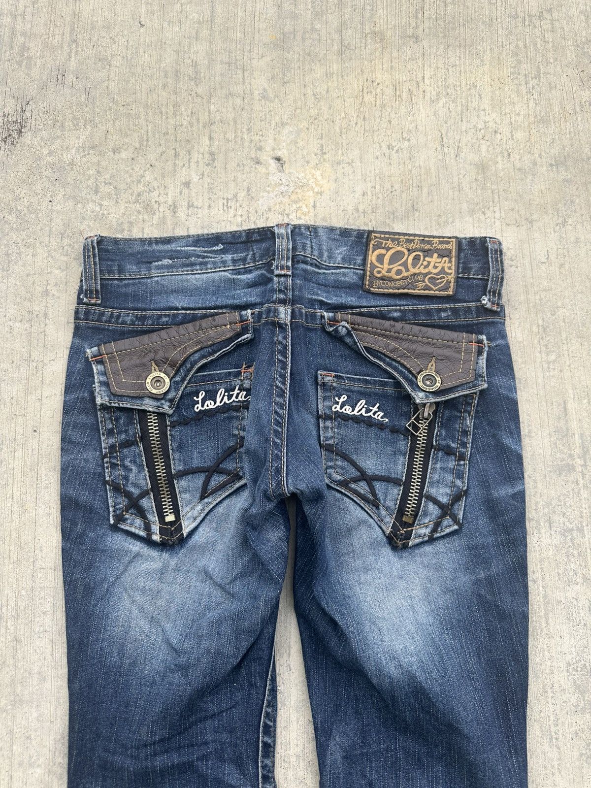 Japanese Brand 2000s lolita genuine leather backpocket whisker wash jeans Size 32" / US 10 / IT 46 - 4 Thumbnail