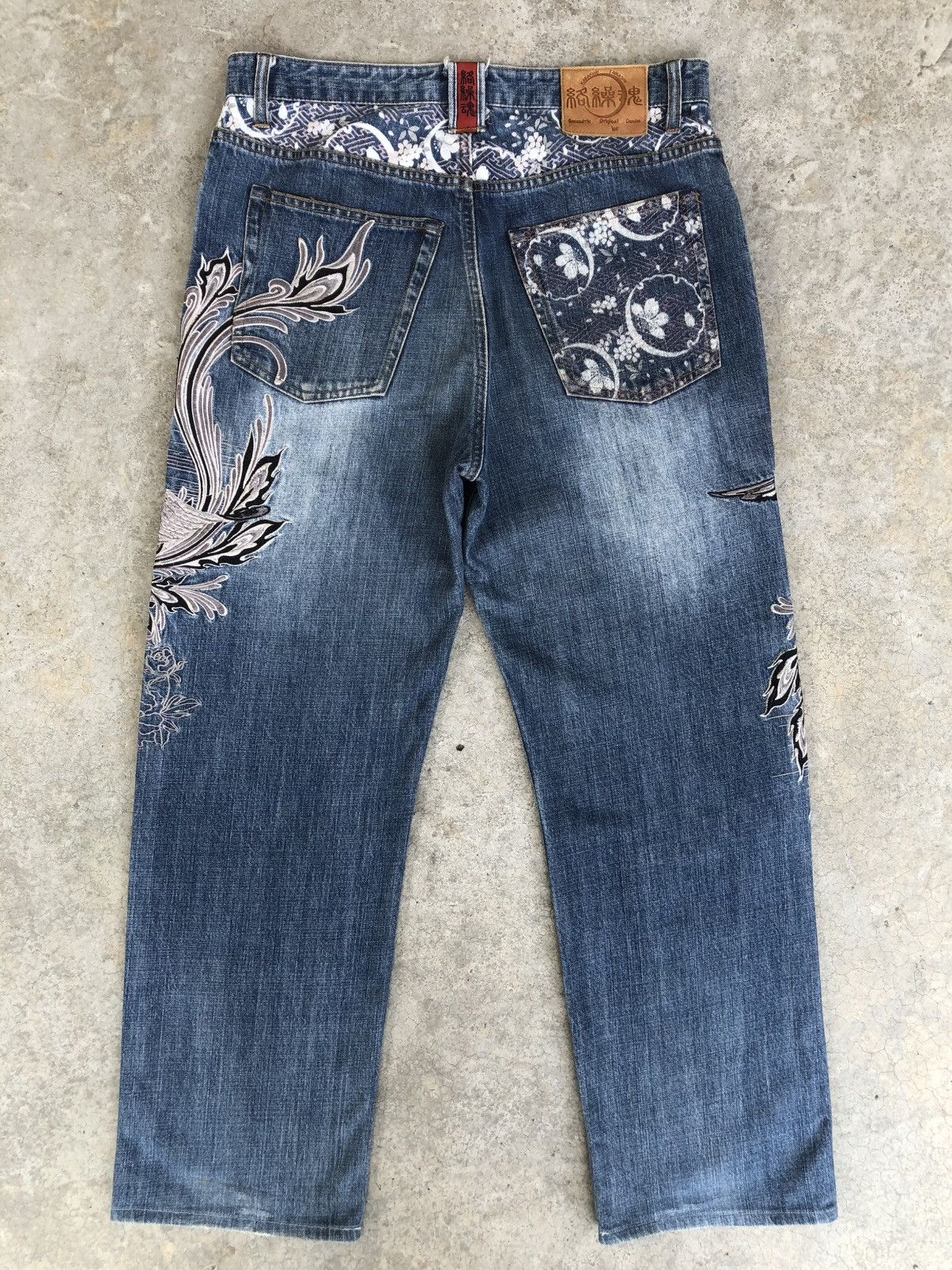 Karakuri Tamashii Karakuri Tamashii Embroidered Jeans Distressed Denim Size US 33 - 2 Thumbnail