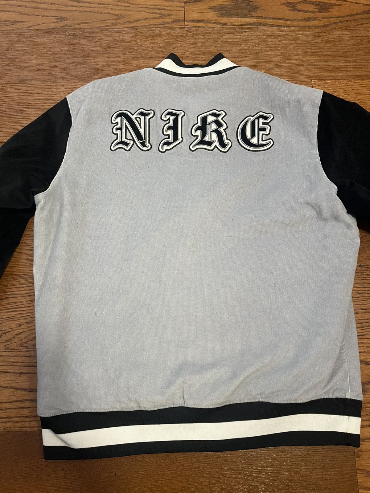 Nike Gray Nike bomber jacket Size US M / EU 48-50 / 2 - 7 Thumbnail