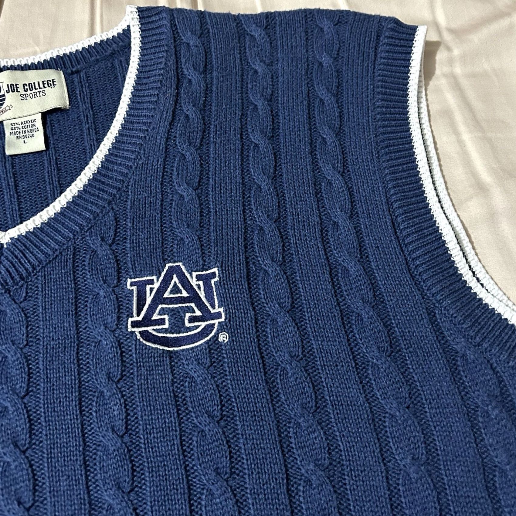 Vintage VINTAGE Joe College Auburn Tigers Cable Knit Golf Sweater Vest L Blue Men Size L Size US L / EU 52-54 / 3 - 2 Thumbnail
