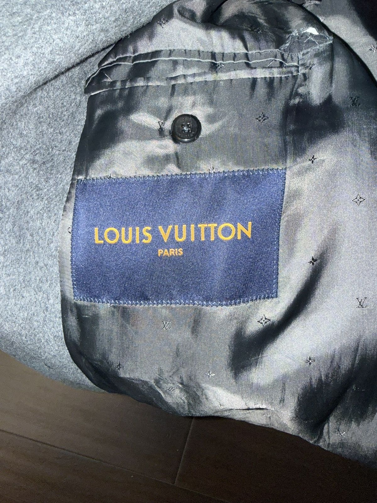Louis Vuitton Louis Vuitton Cashmere Coat with Pockets Size US M / EU 48-50 / 2 - 8 Thumbnail