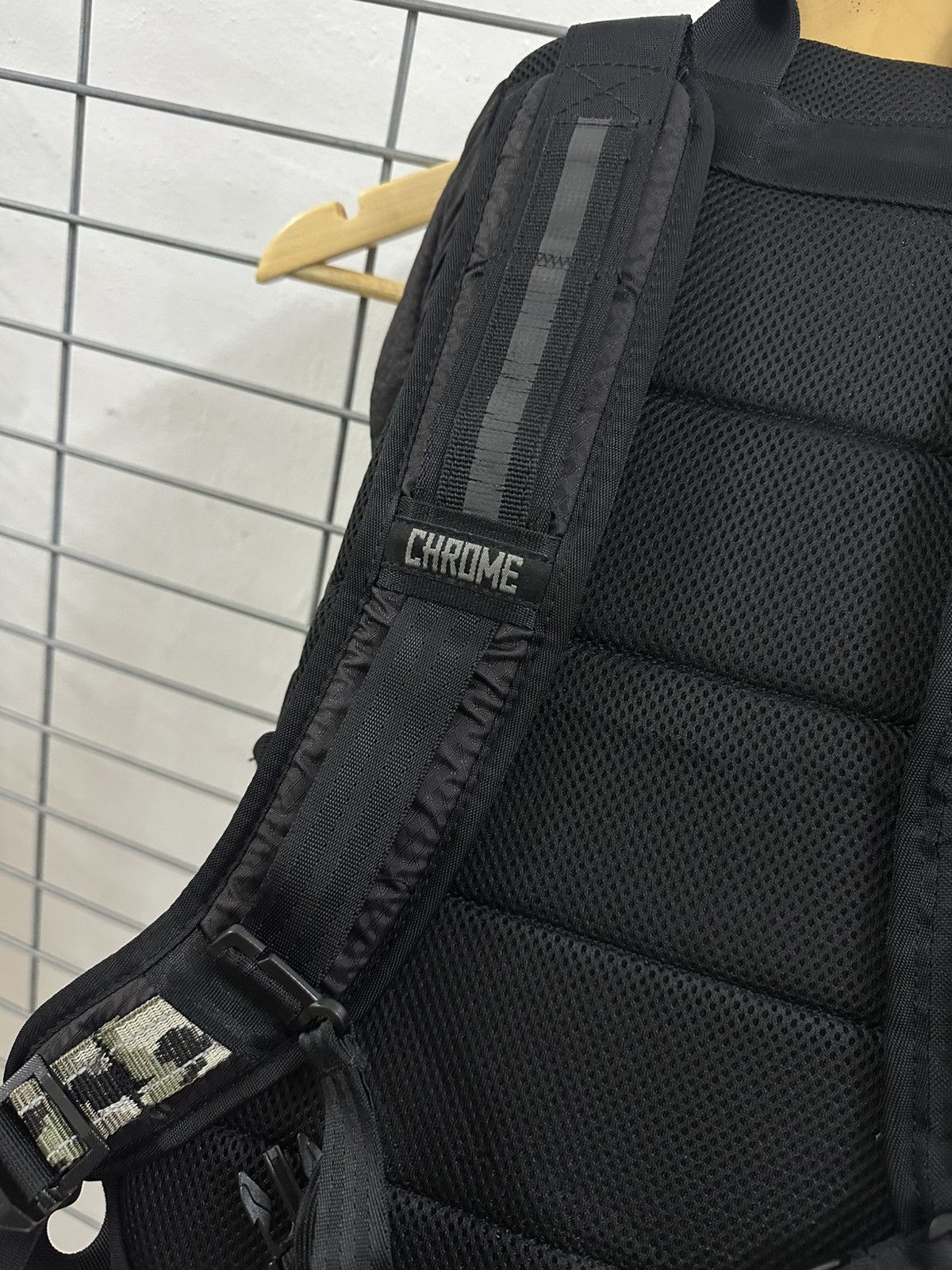 Chrome Industries × Michel Klein Rare And Beautiful Chrome Industries X Michel Klein Backpack Size ONE SIZE - 6 Thumbnail