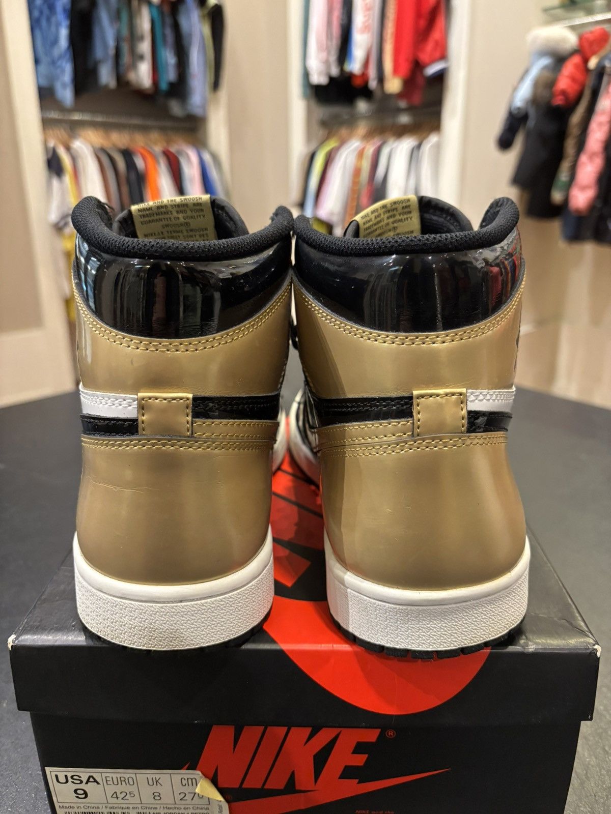 Jordan Brand Jordan 1 Retro ‘Gold Top 3’ Size US 9 / EU 42 - 3 Thumbnail