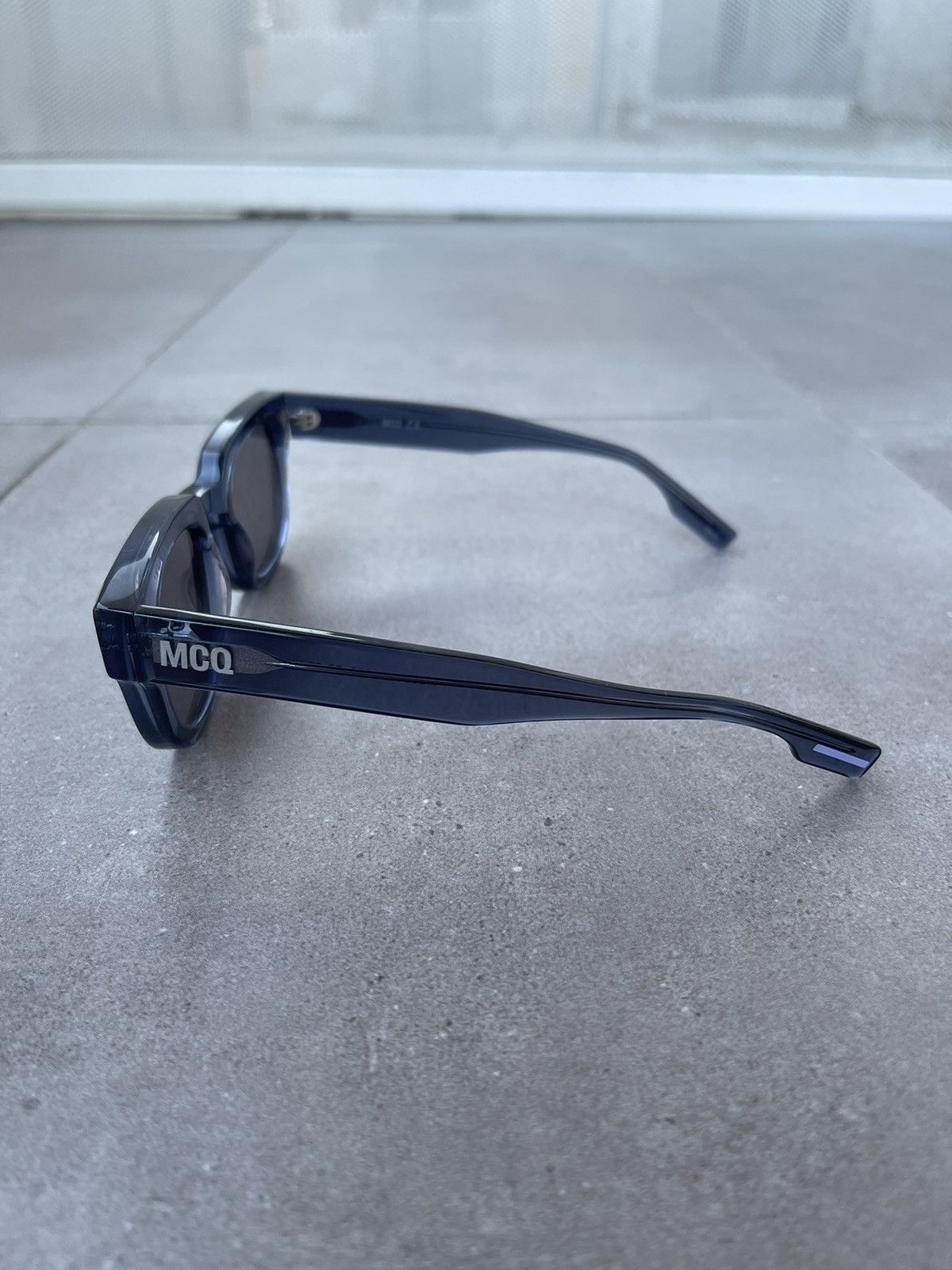 Alexander McQueen !DS! SS23 Alexander Mcqueen MQ0346S Tiny Blue Sunglasses Size ONE SIZE - 14 Thumbnail