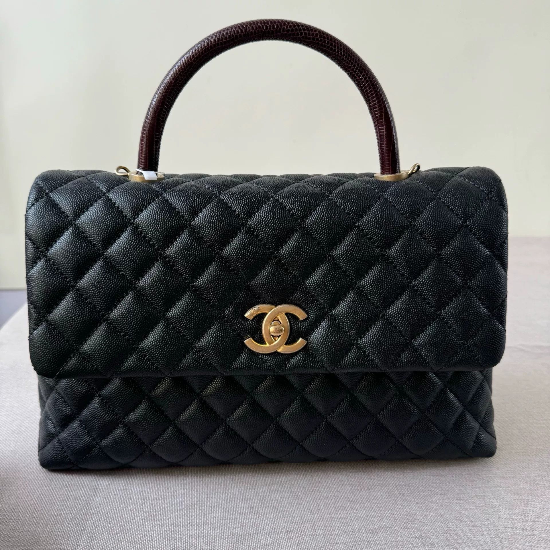 Chanel Pre-loved Bag Very good condition Size ONE SIZE - 1 Thumbnail
