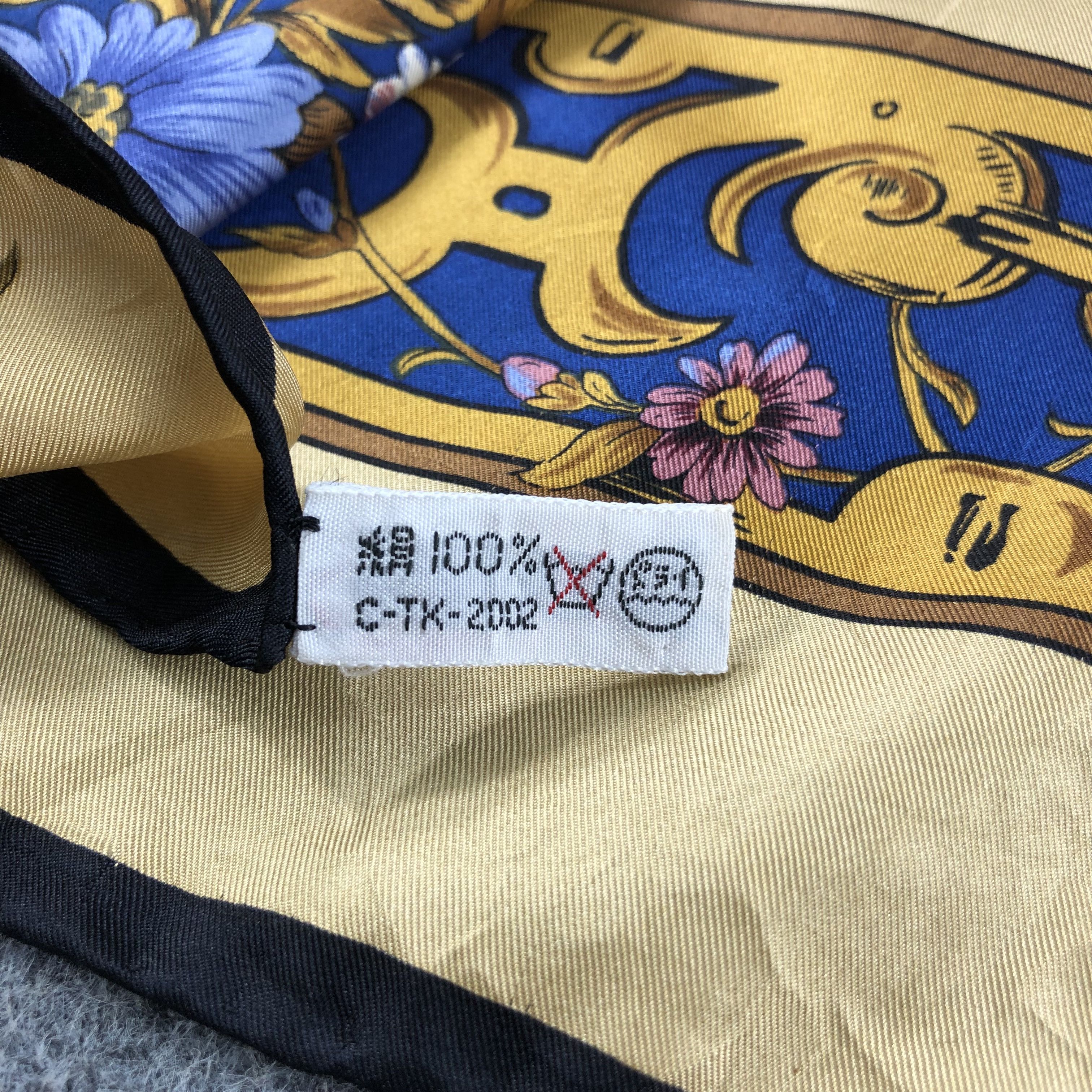 Japanese Brand Vintage Luxury Floral Silk Scarf M256 Size ONE SIZE - 6 Thumbnail