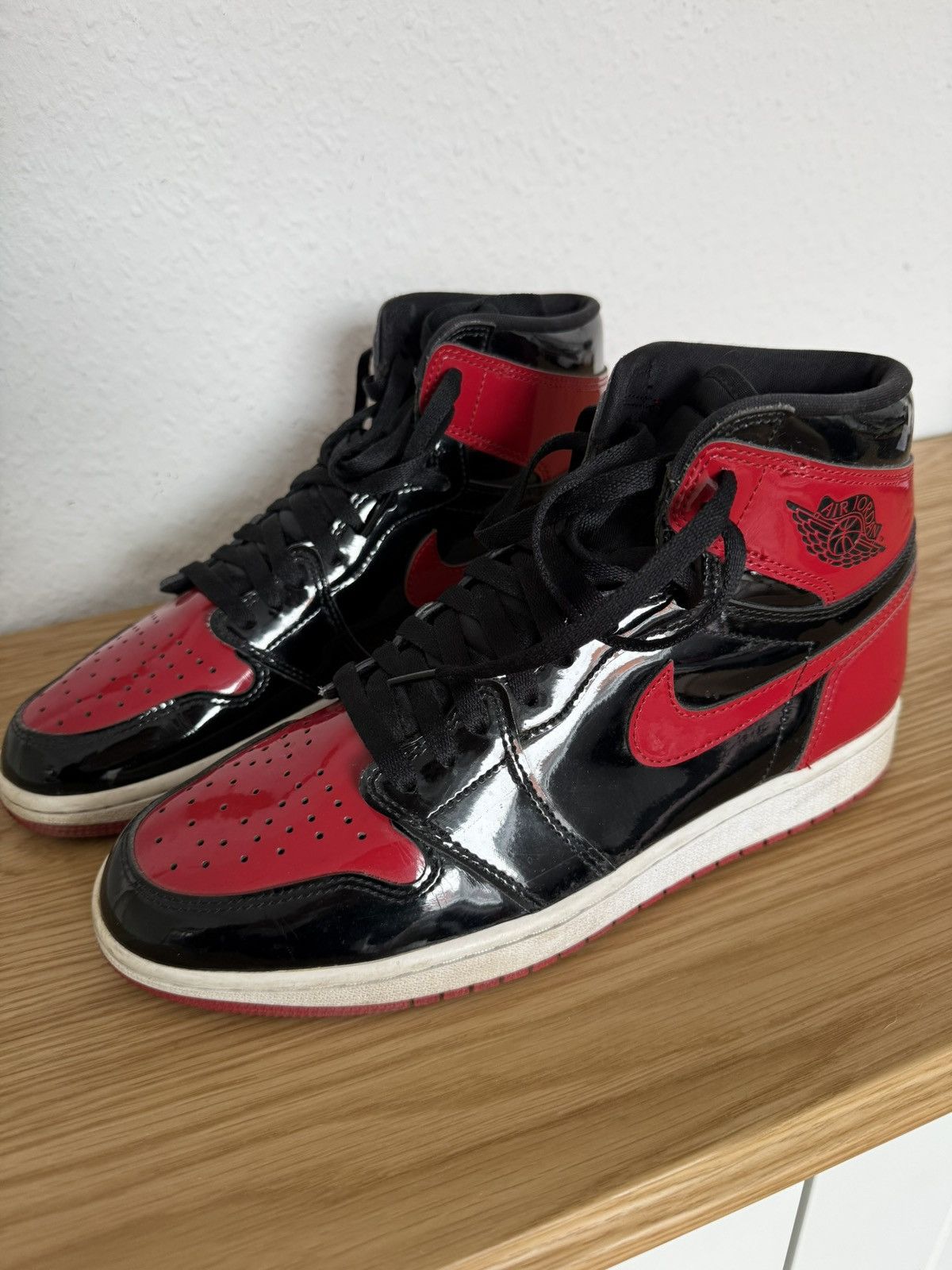 Nike Nike Air Jordan 1 Patent Bred Gloss EU44 Size US 10.5 / EU 43-44 - 1 Thumbnail