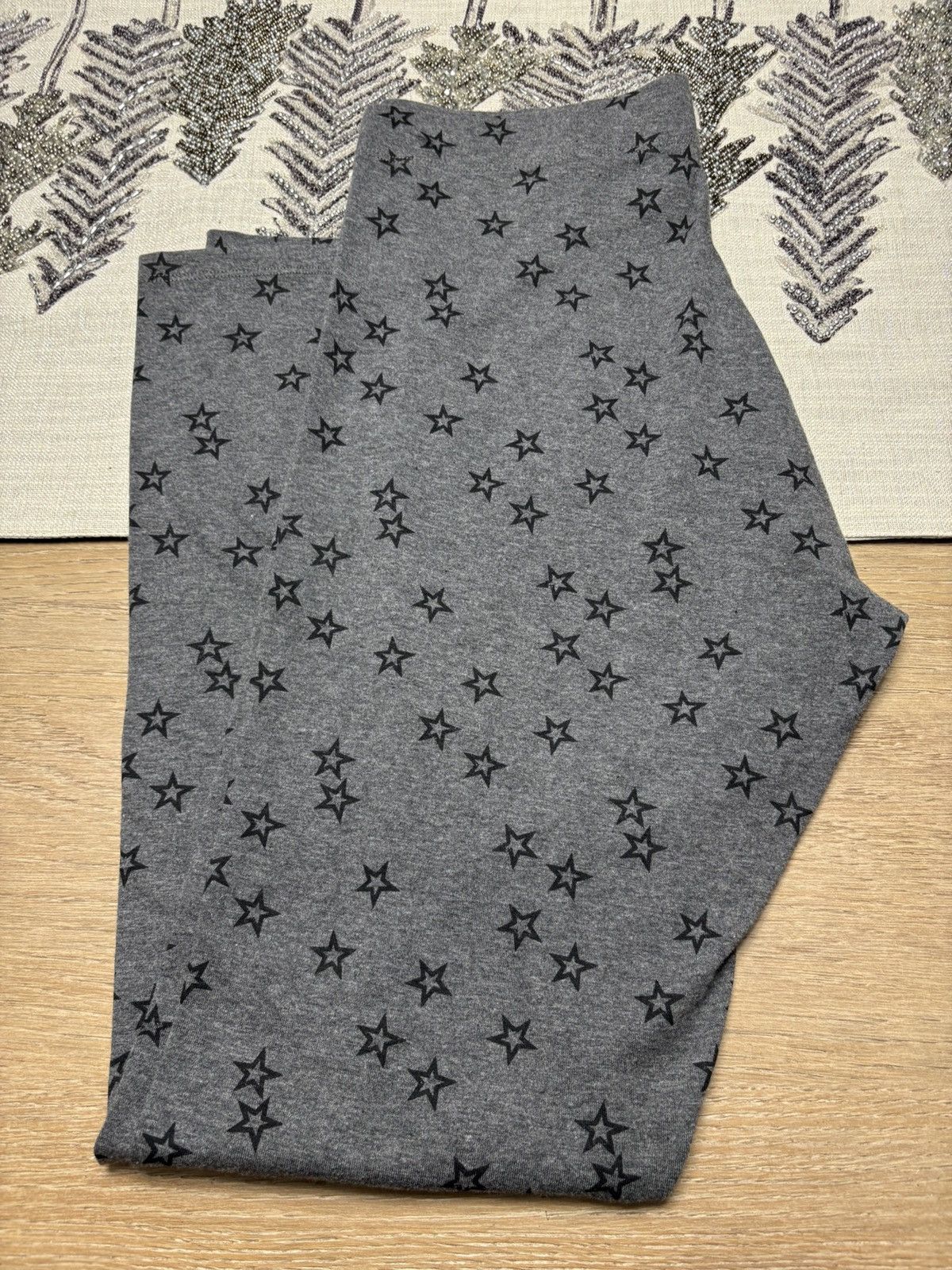 Other Esmara size medium grey leggings with stars Size 30" / US 8 / IT 44 - 2 Thumbnail