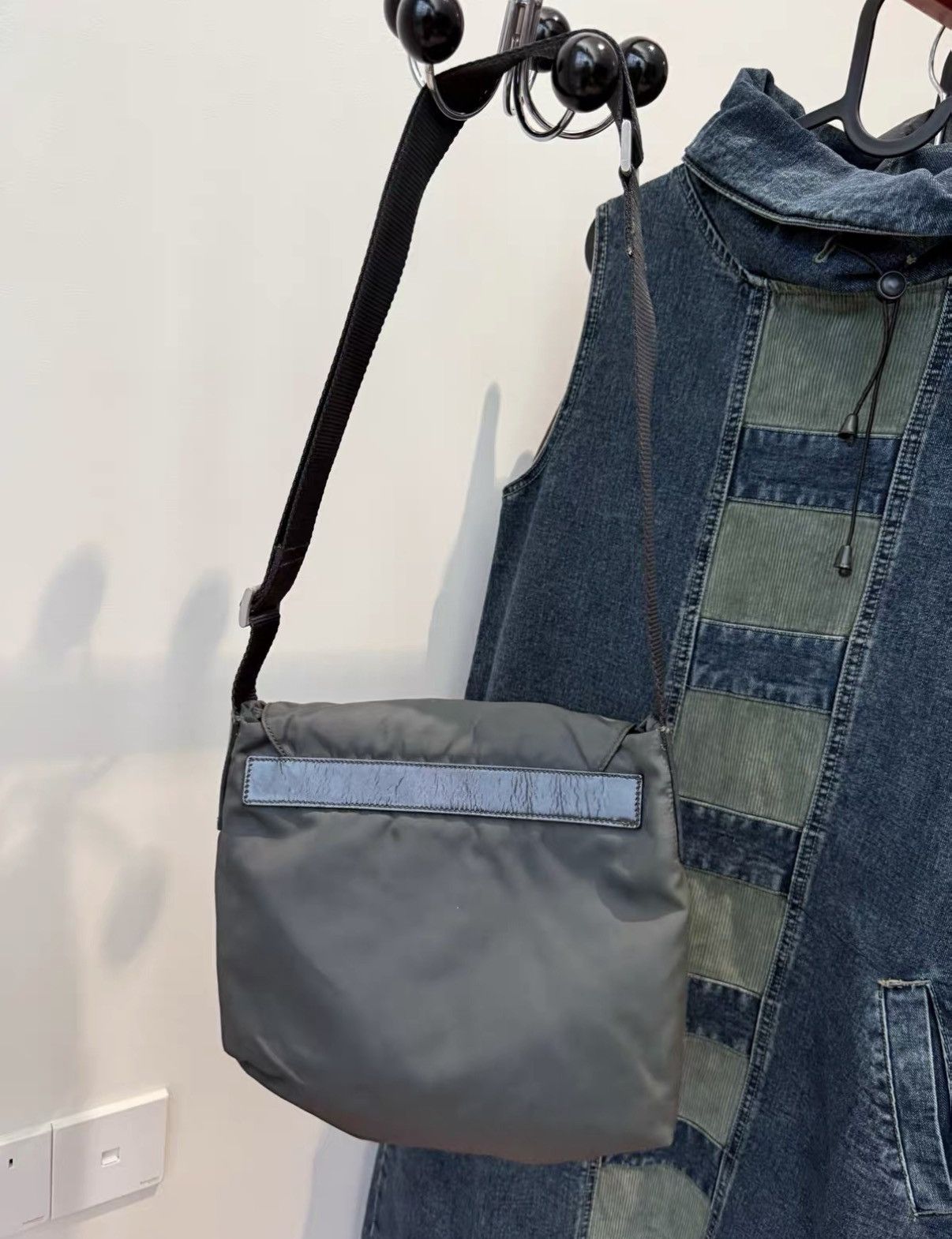 Prada Prada Vintage Army Green Parachute Camera Crossbody Bag J36 Size ONE SIZE - 2 Thumbnail