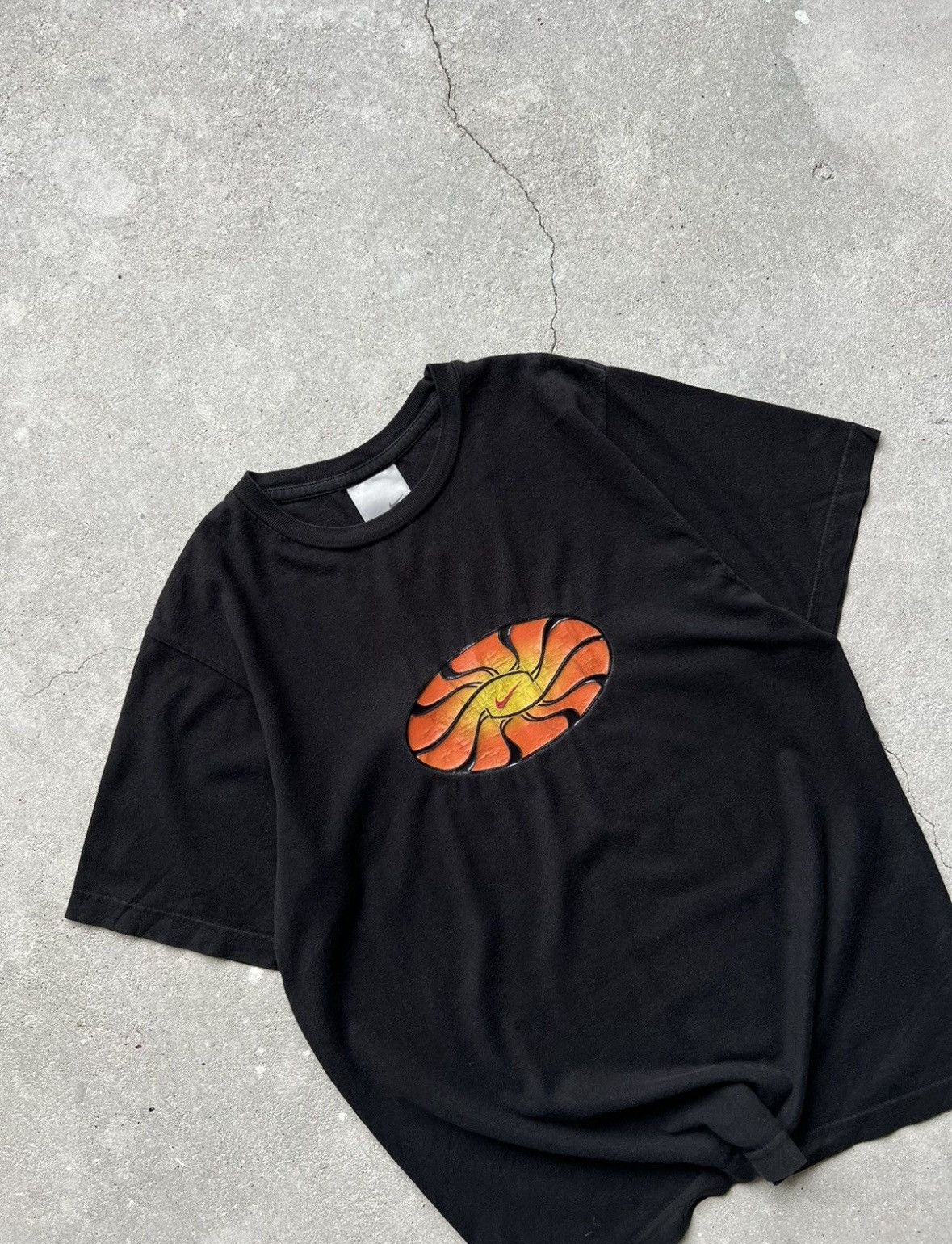 Nike RARE Vintage Nike Distressed T-shirt Size US S / EU 44-46 / 1 - 5 Thumbnail