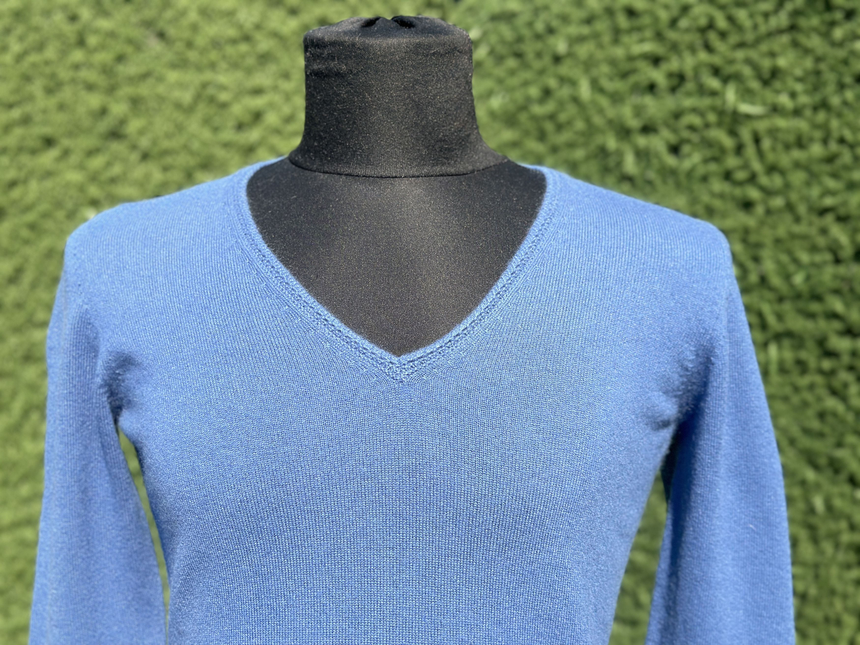 Loro Piana Low V Neck Knit Loro Piana Cashmere Slim Pullover Size 44 Size M / US 6-8 / IT 42-44 - 7 Thumbnail