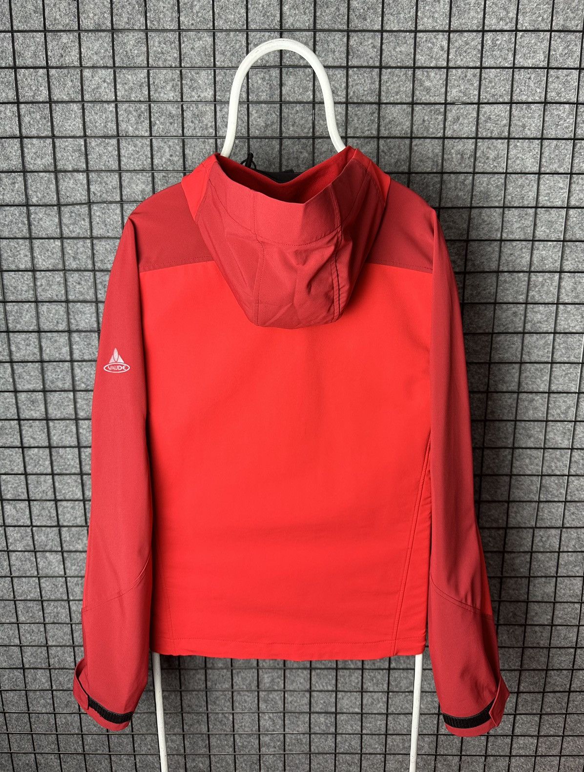 Other Vaude Outdoor Techwear Windproof Light Jacket Size L Size US L / EU 52-54 / 3 - 16 Thumbnail