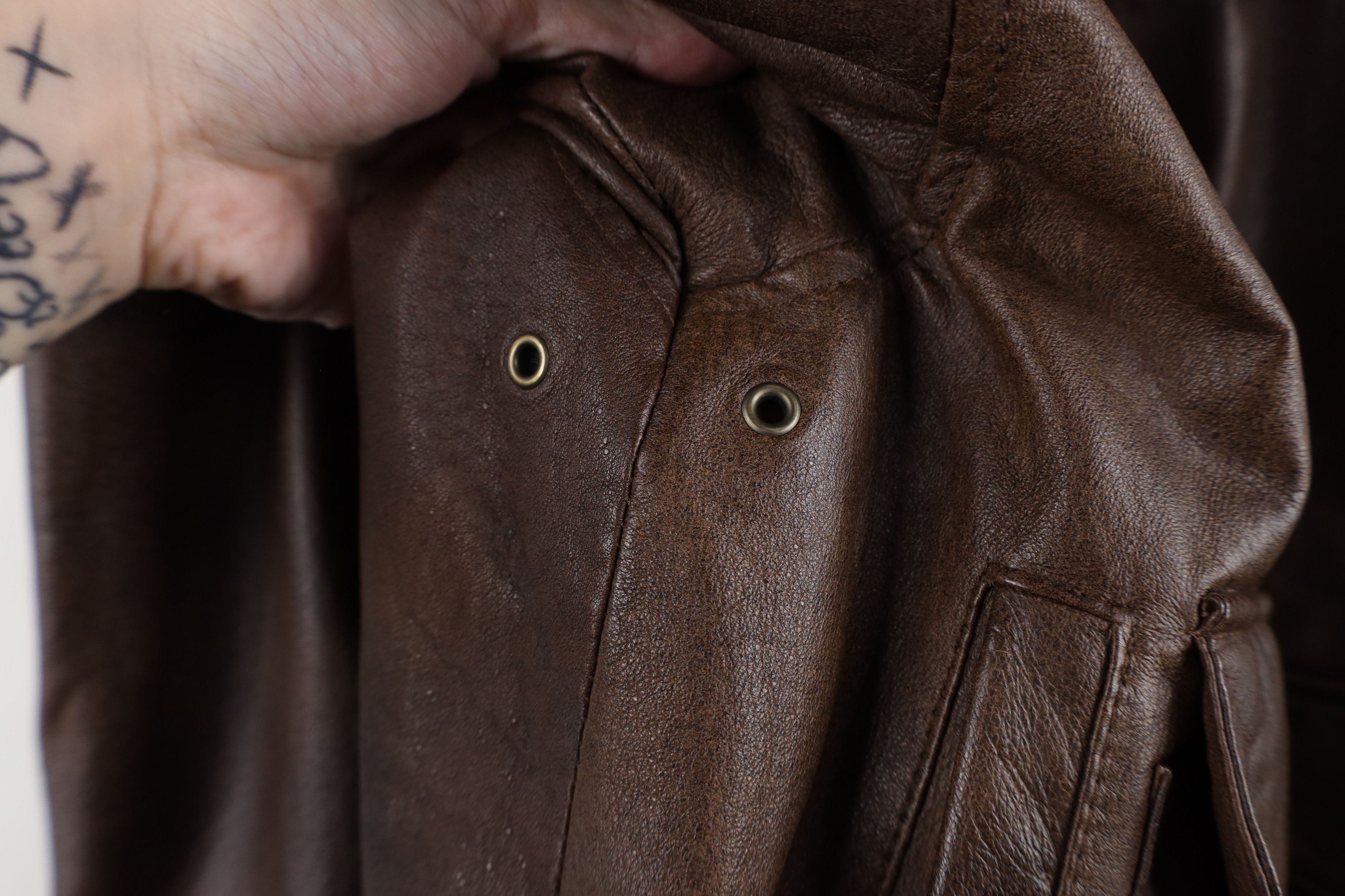 Vintage Vintage 90s Streetwear Leather B3 Flight Bomber Jacket Brown Size US L / EU 52-54 / 3 - 6 Thumbnail