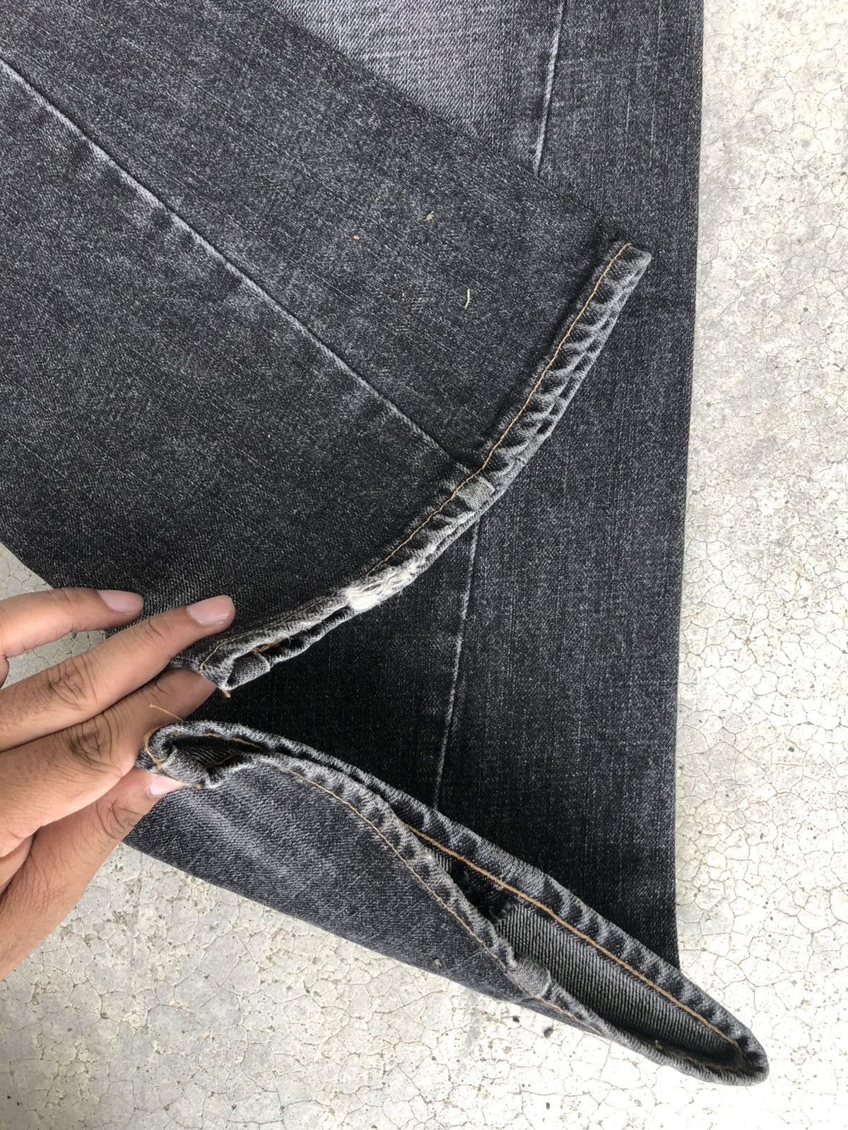If Six Was Nine Japanese Uniqlo Flared Jeans Distressed Denim Size US 31 - 13 Thumbnail