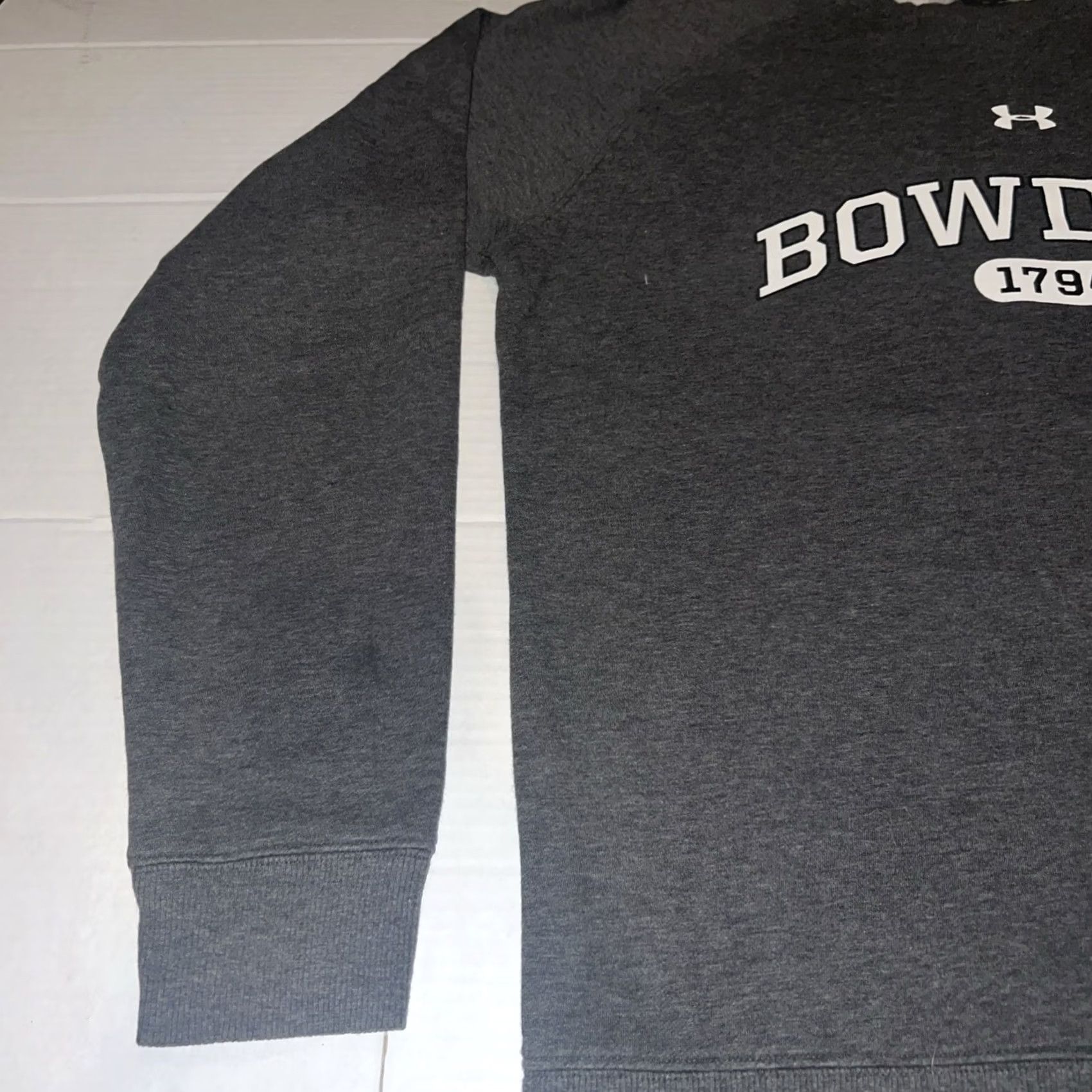 Under Armour Under Armour Sweatshirt Men's M Gray Bowdoin College Logo Polar Bears Crew Neck Long Sleeve Knit Cotton All Seasons Pullover Regular Fit Size US M / EU 48-50 / 2 - 3 Thumbnail