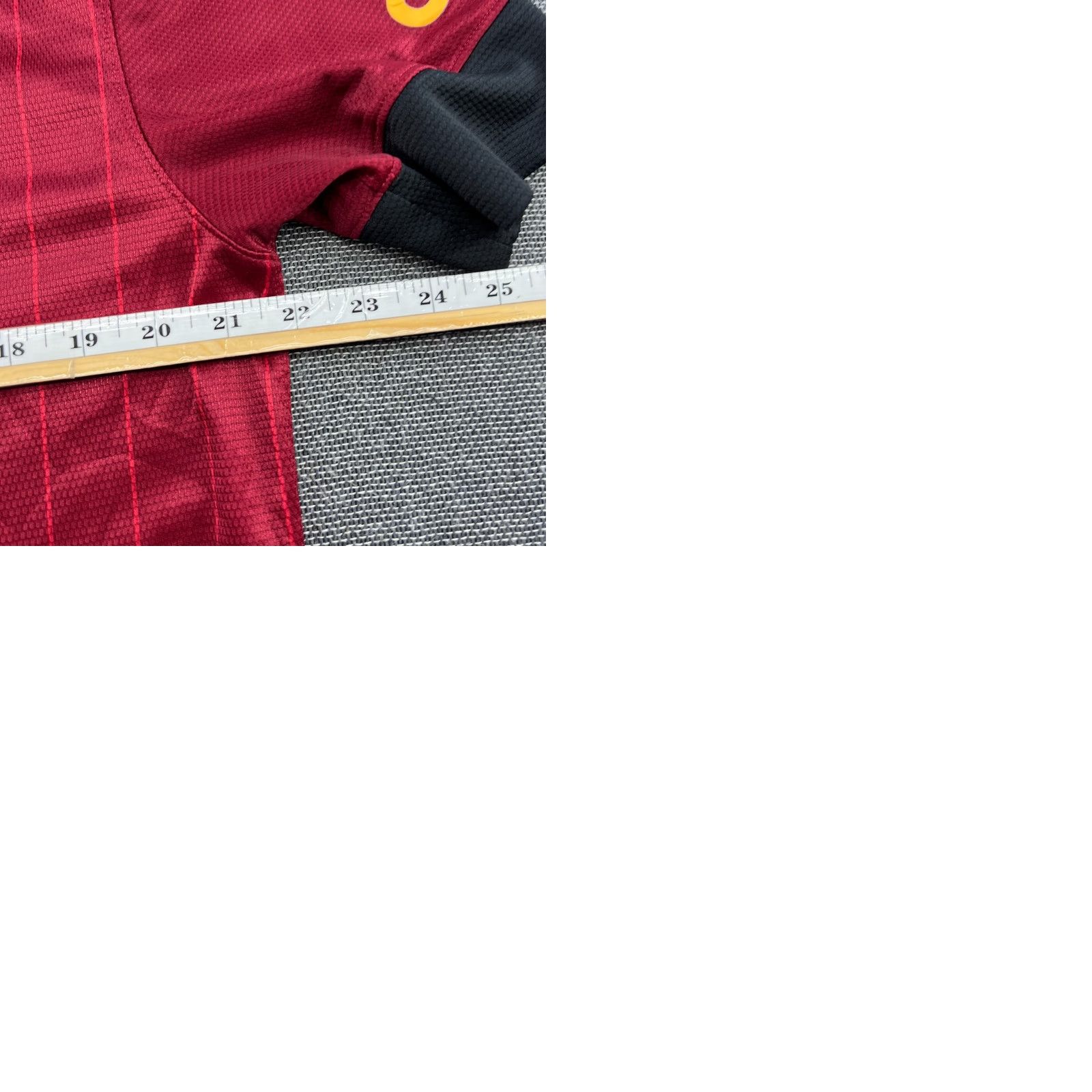 Nike Nike Galatasaray 2012 2013 Third Football Jersey Shirt L Red Nike Soccer Shirt Mens Size US L / EU 52-54 / 3 - 10 Thumbnail