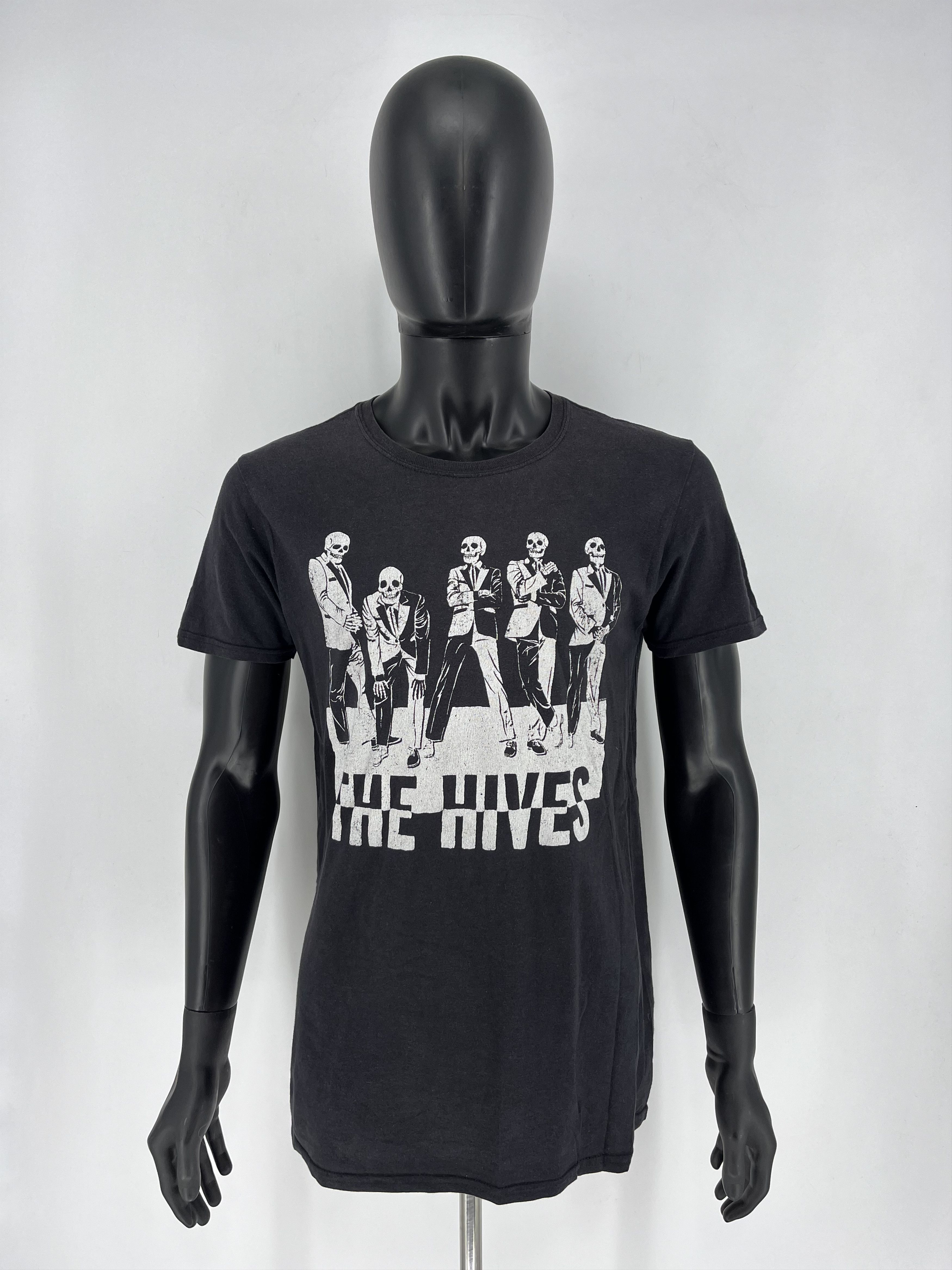 Band Tees × Vintage The Hives Tee Indie Rock Vintage Band Tees The Strokes Oasis Size US M / EU 48-50 / 2 - 2 Thumbnail