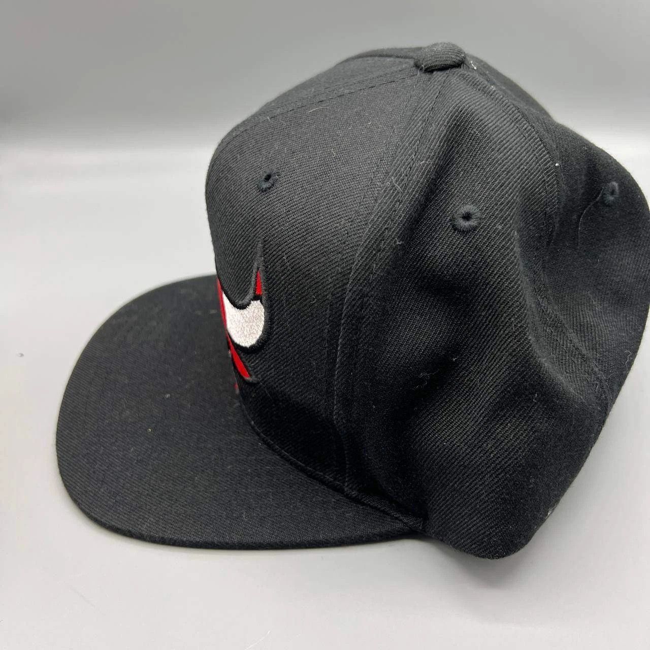 Mitchell & Ness Chicago Bulls Hat Men Black Embroidered Snap Back Cap Size ONE SIZE - 3 Thumbnail