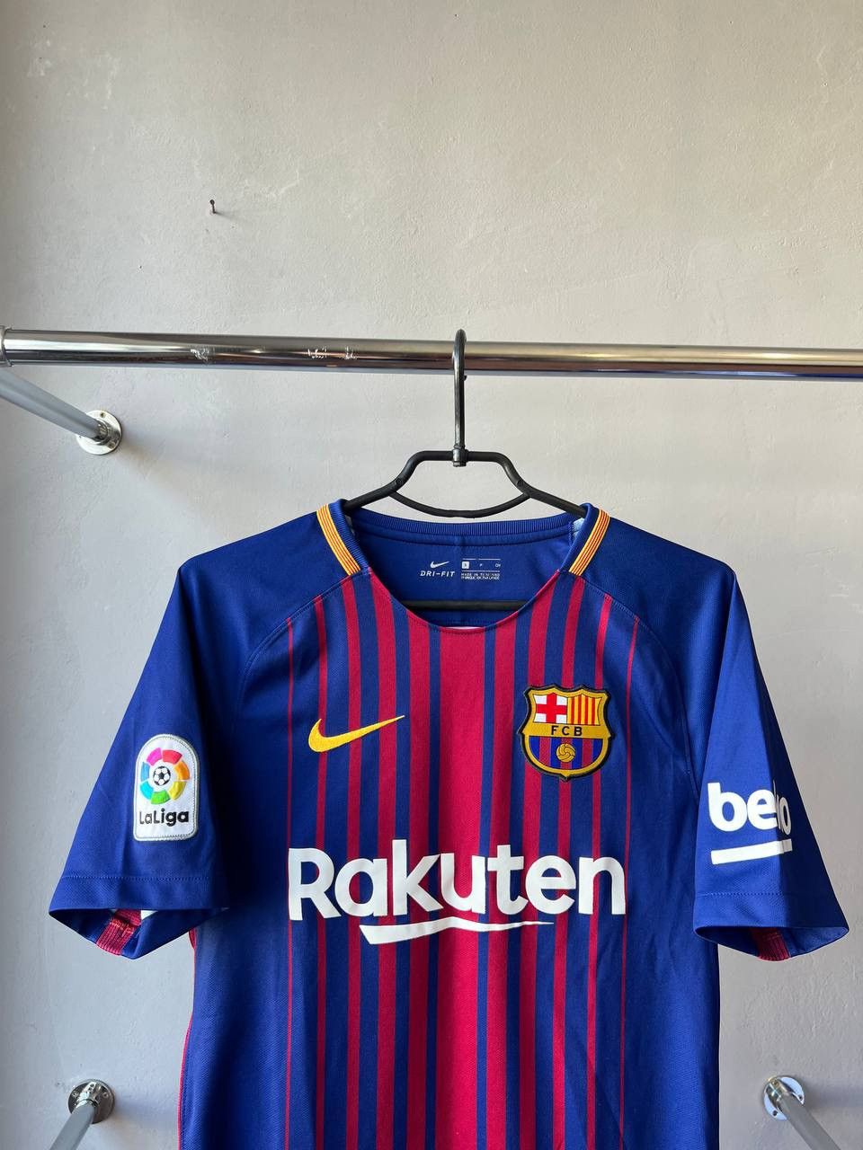 Nike 2017/18 BARCELONA FC #15 PAULINHO HOME SOCCER JERSEY SHIRT S Size US S / EU 44-46 / 1 - 4 Thumbnail