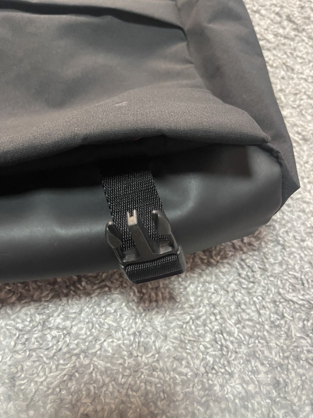 Nike Nike Tech Y2K Gorpcore Style Messenger bag black Size ONE SIZE - 5 Thumbnail