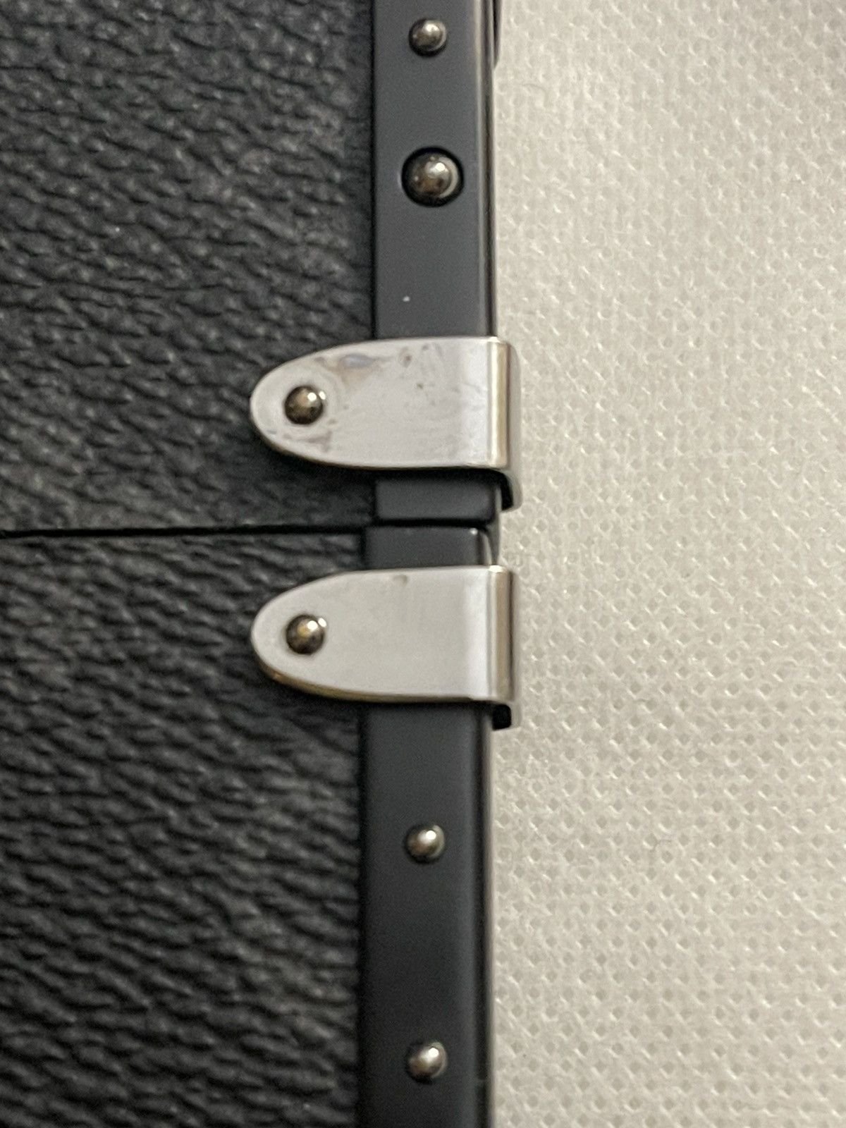 Louis Vuitton Louis Vuitton 8 Plus Phone Case Size ONE SIZE - 13 Thumbnail