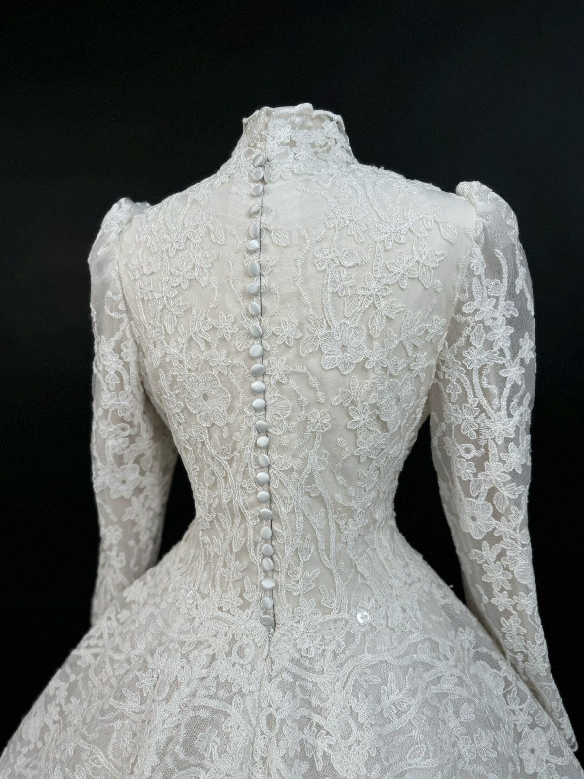 Other Preloved US 14-16 Anna Augusta Guipure Lace Bridal Gown Size XL / US 12-14 / IT 48-50 - 8 Thumbnail