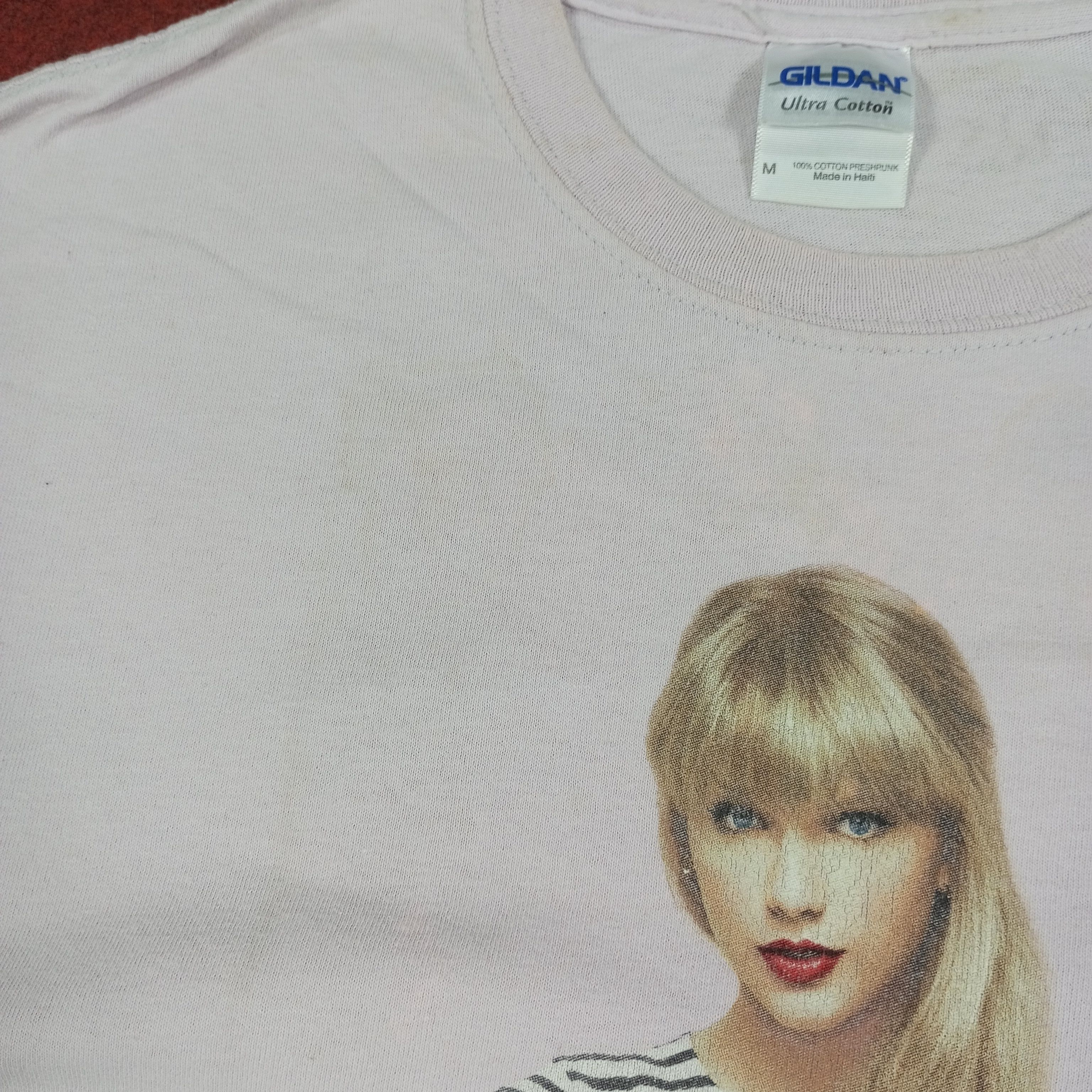 Band Tees × Vintage Taylor Swift Singer Music Red Tour Tshirt Size US M / EU 48-50 / 2 - 9 Thumbnail