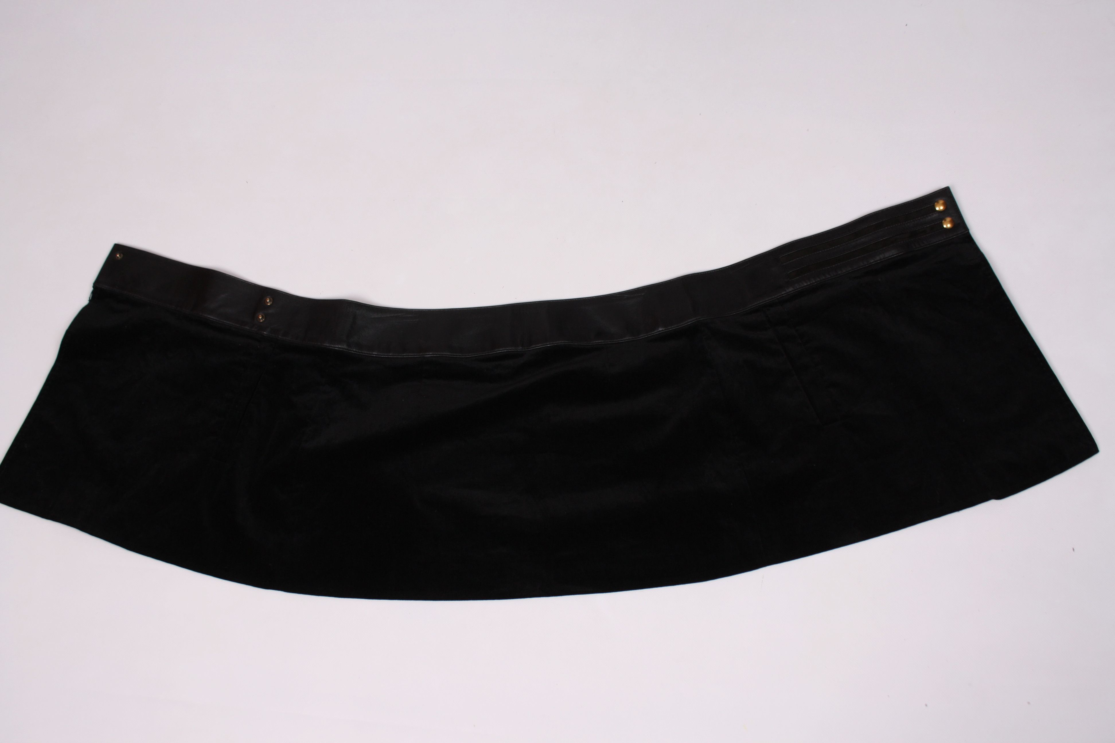 Gucci Gucci Leather Waist Velour Wrap Skirt Snaps Size 28" / US 6 / IT 42 - 14 Thumbnail