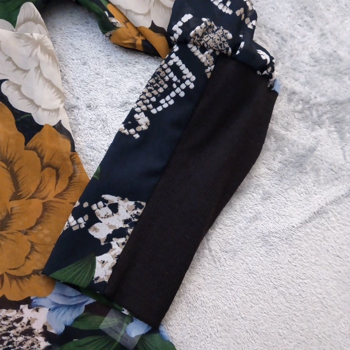 Vintage Cabi Shirt Womens Large Black Floral Sheer Long Sleeve Button Up Polyester Size L / US 10 / IT 46 - 4 Thumbnail