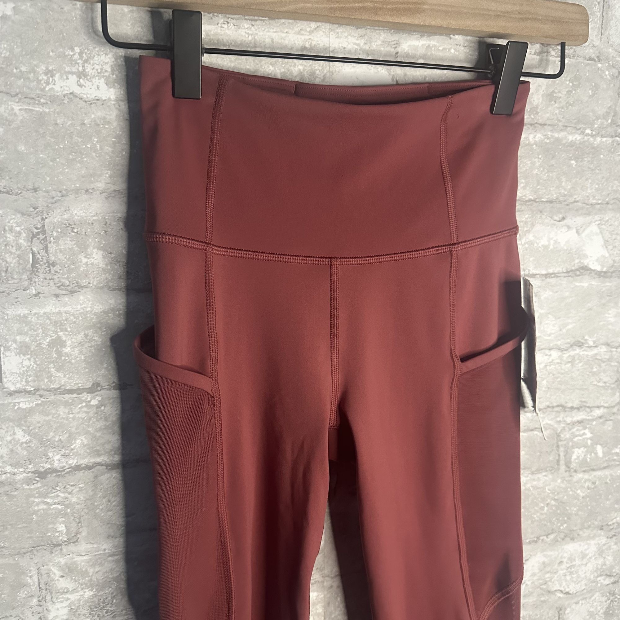 Athleta Athleta Ultimate Stash Mesh 7/8 Tight NWT Size XXS Burgundy Size 24" / US 00 / IT 34 - 3 Thumbnail