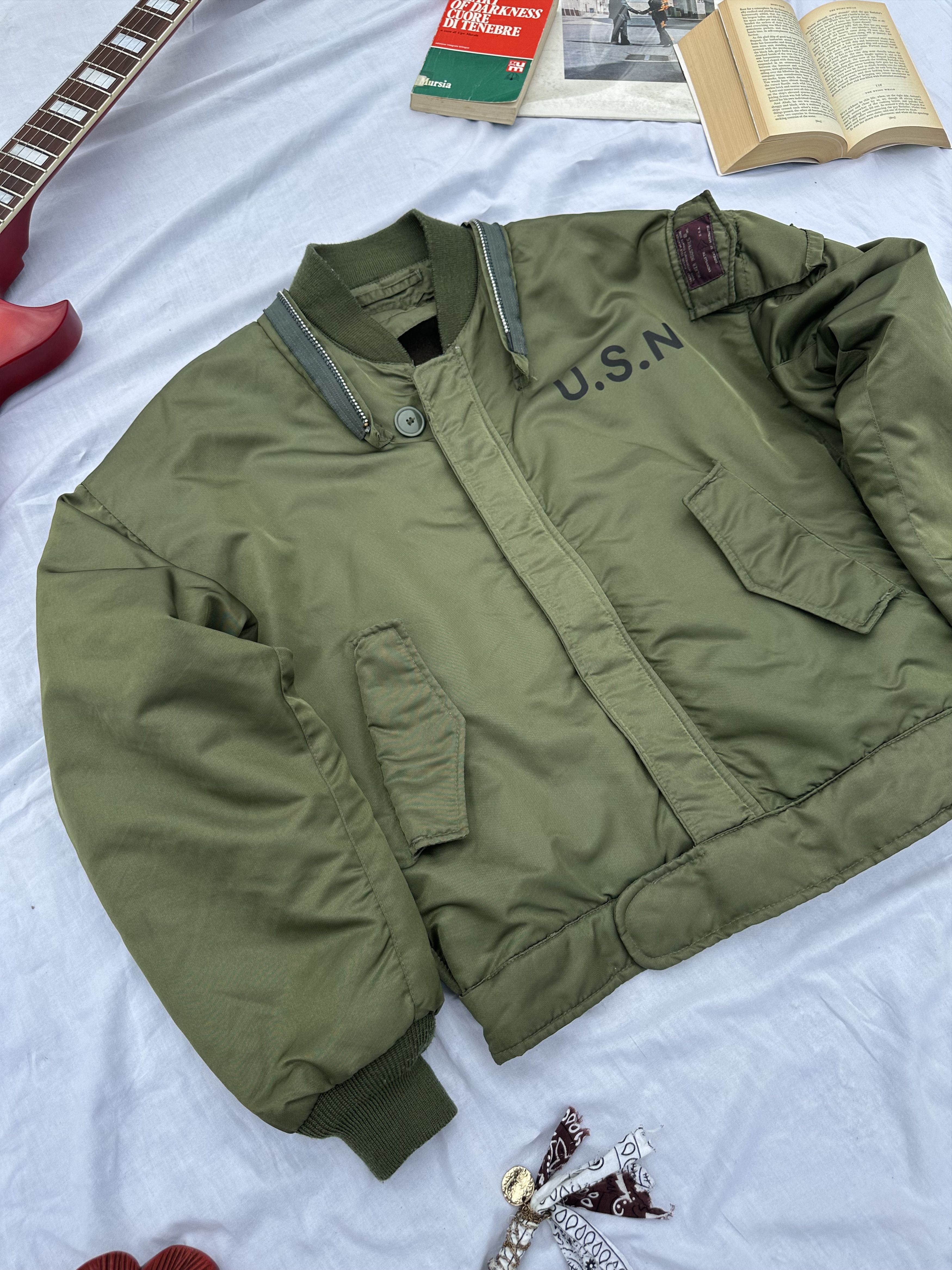 Vintage US Navy MA-1 Bomber Flight Jacket 1980s M Size US M / EU 48-50 / 2 - 8 Thumbnail