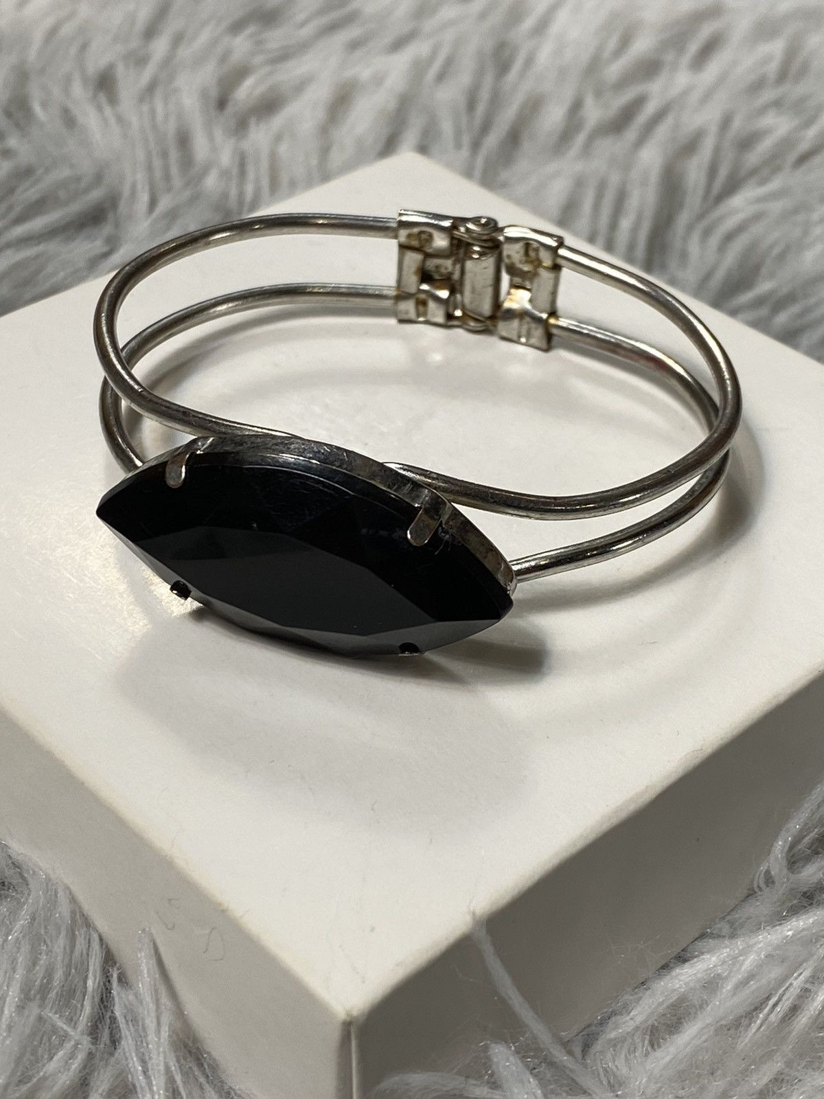 Vintage Vintage Silver Cuff Bracelet with Black Stone Accent Size ONE SIZE - 1 Thumbnail