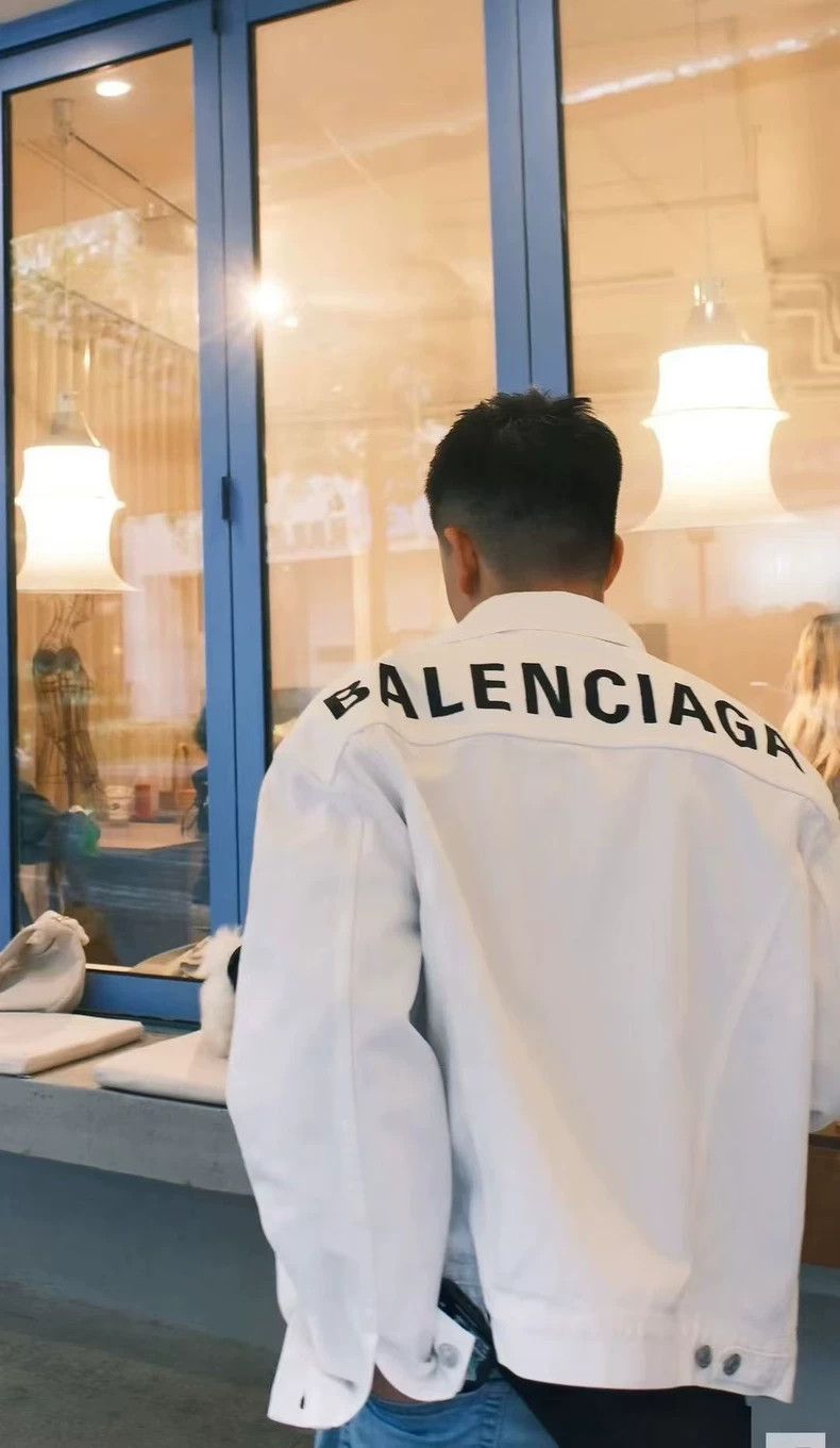 Balenciaga Balenciaga size 36 Back logo denim jacket 2502-Nextarrow Size US S / EU 44-46 / 1 - 7 Thumbnail