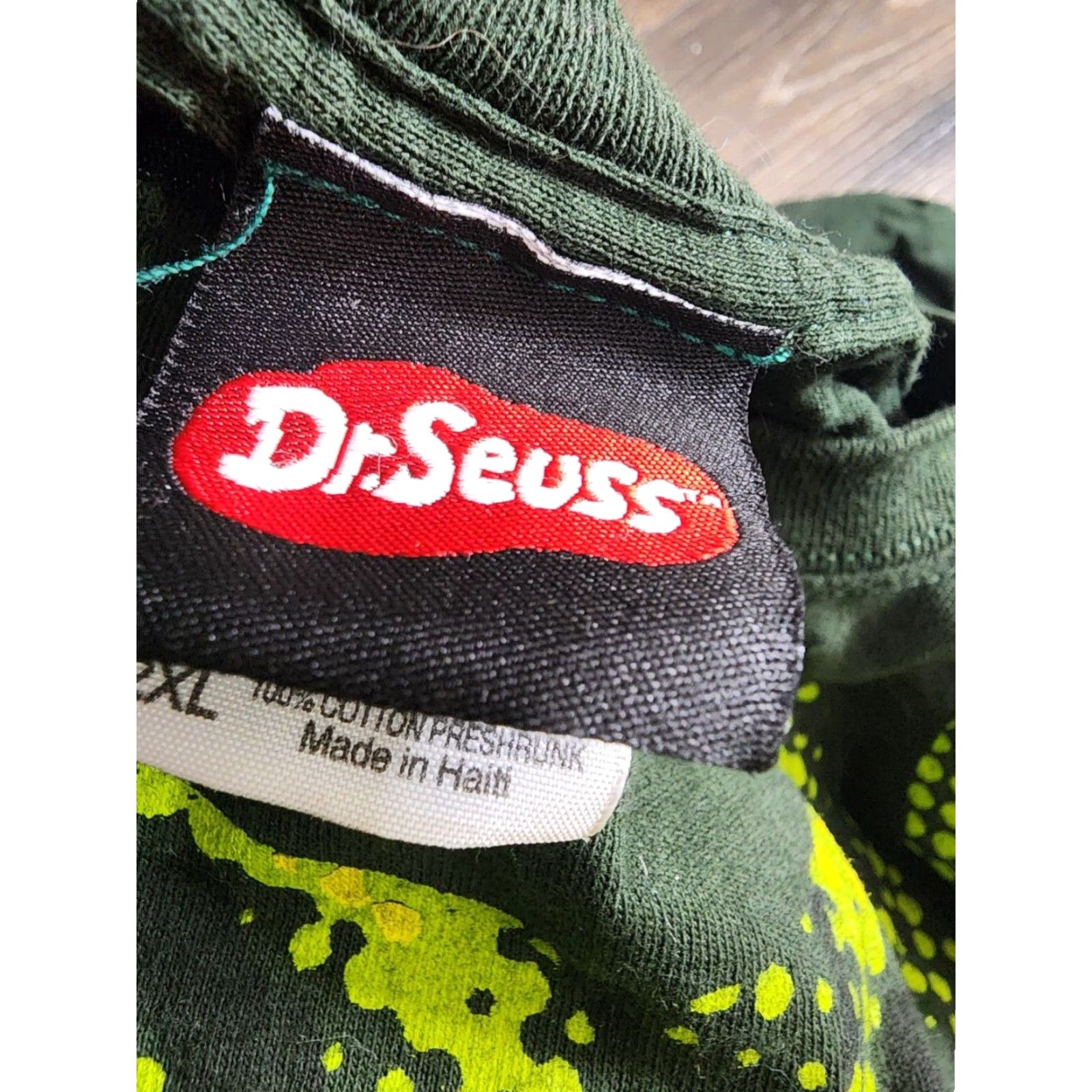 Vintage VINTAGE Dr. Seuss Grinch T-Shirt 2001 Mens 2XL Green Christmas Short Sleeve Crew Neck Cotton Shirt Mens Big Face Neon Christmas T Shirt Size US XXL / EU 58 / 5 - 5 Thumbnail