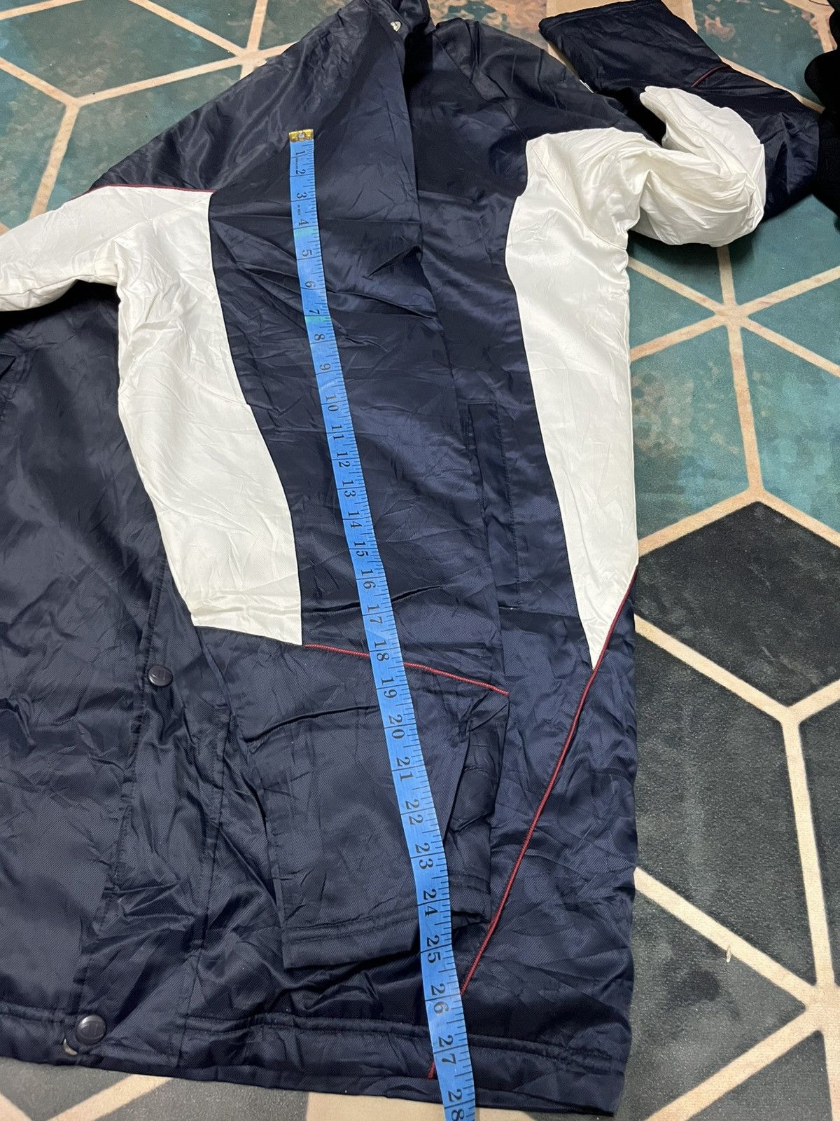 Champion 💥Vintage 90s Champion Big Logo Long Jackets Backhit Size US L / EU 52-54 / 3 - 16 Thumbnail