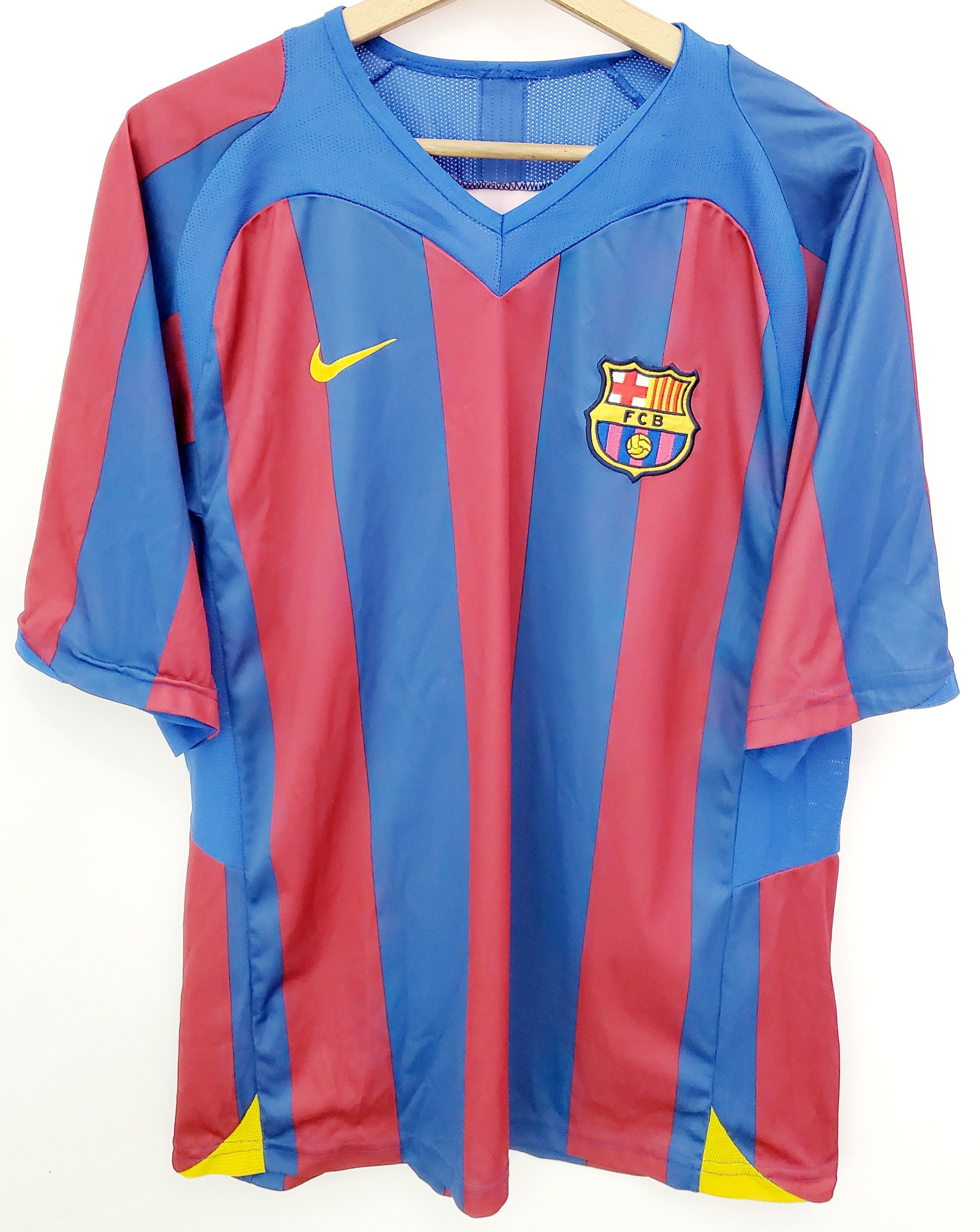 Vintage MESSI #19 2005/06 Barcelona Home Soccer Jersey reprint siz L Size US L / EU 52-54 / 3 - 2 Thumbnail