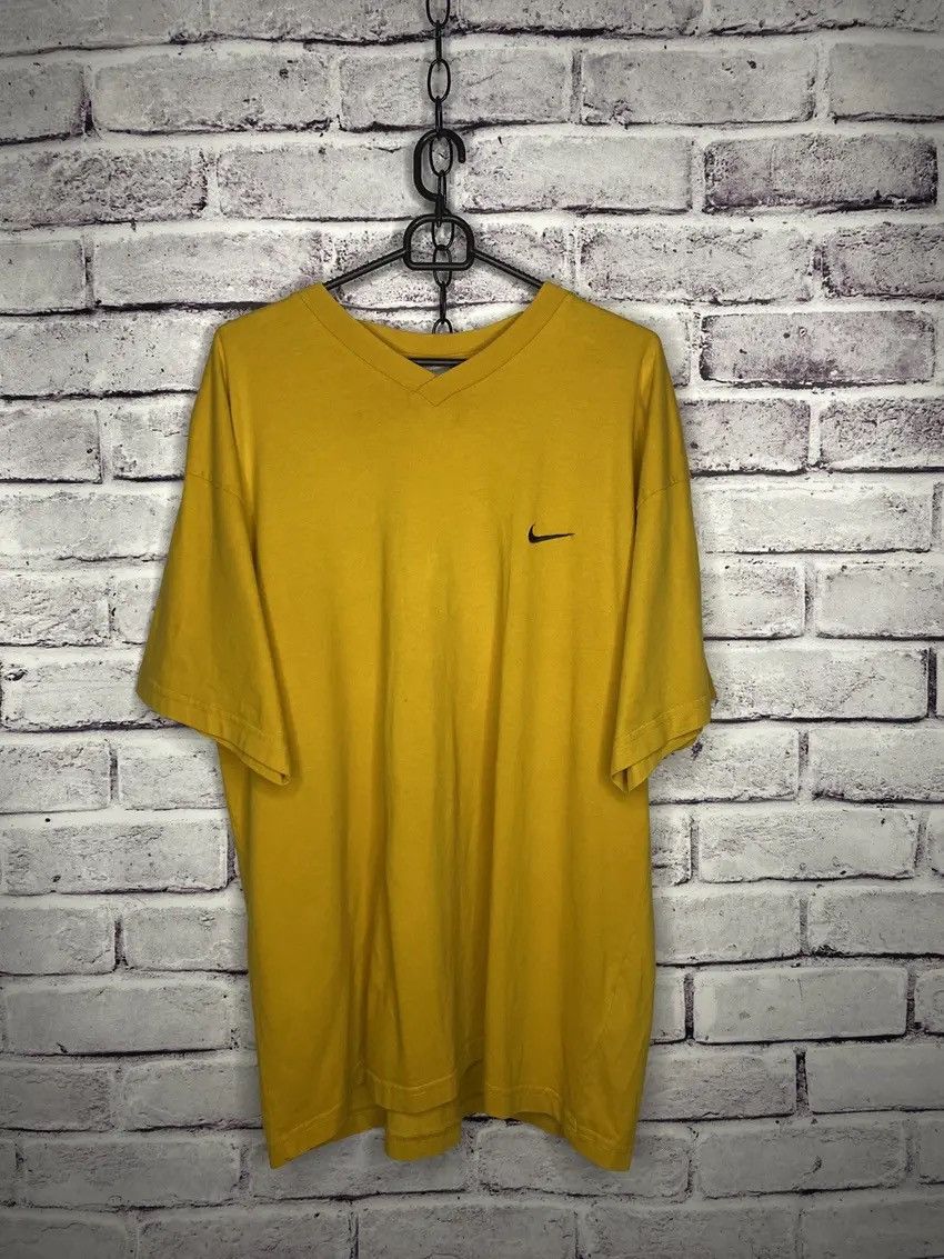 Nike MENS vintage T-shirt Nike streetwear mini logo swoosh Size US XL / EU 56 / 4 - 1 Thumbnail