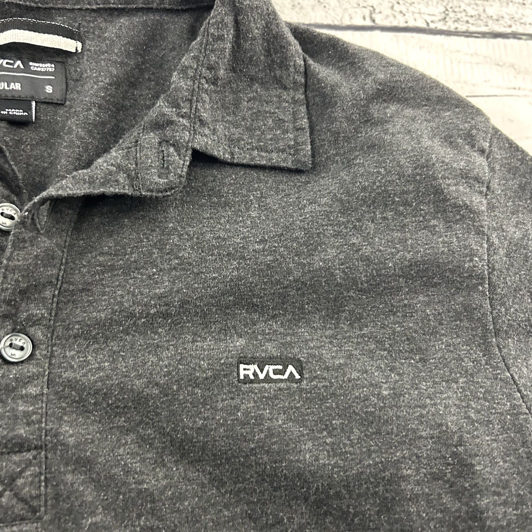 RVCA RVCA Short Sleeve Polo Shirt Mens Small Dark Gray Regular Fit Button-Up Shirt Men XS S Color Gray Size US S / EU 44-46 / 1 - 3 Thumbnail